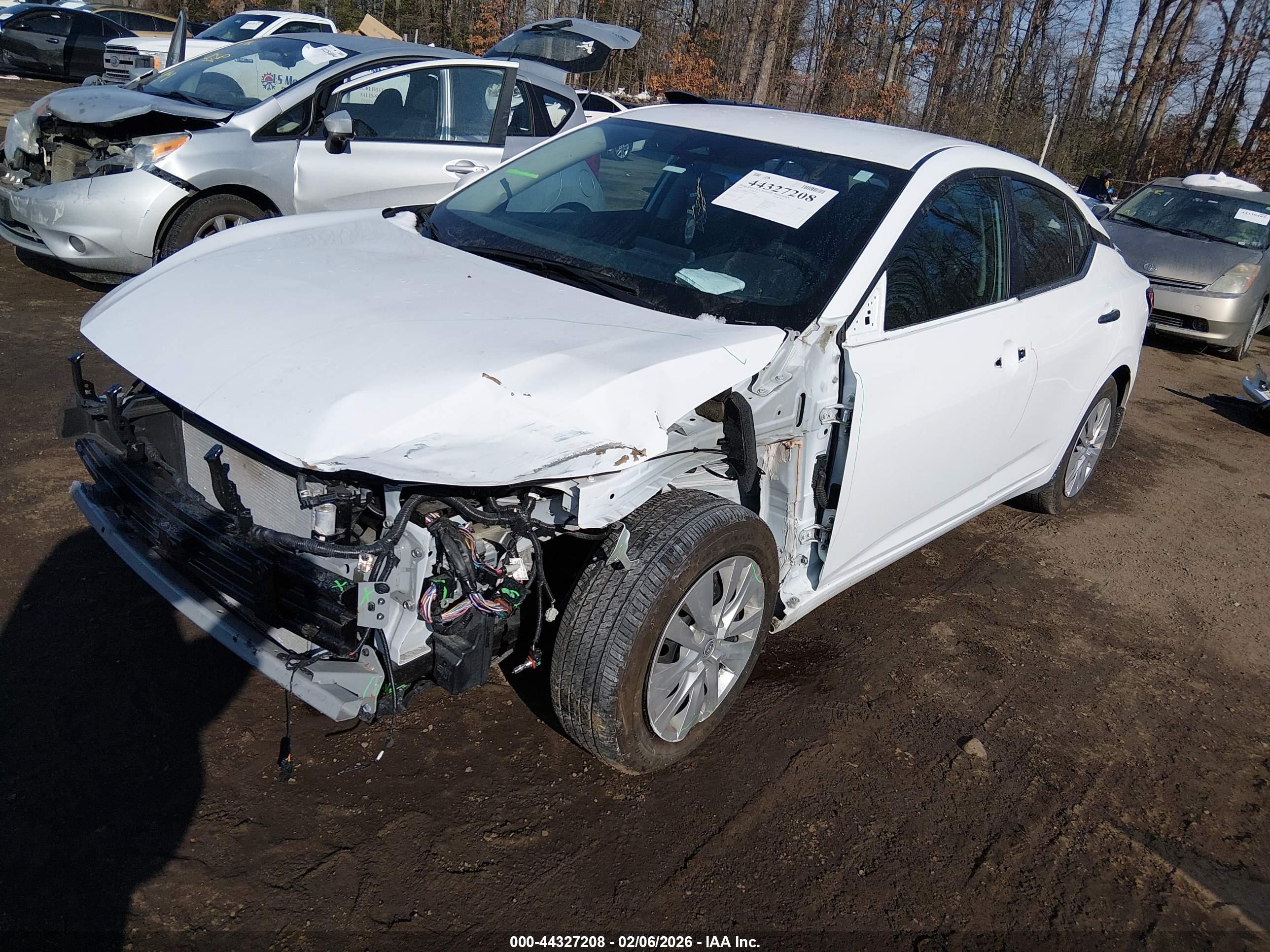 NISSAN SENTRA image 2