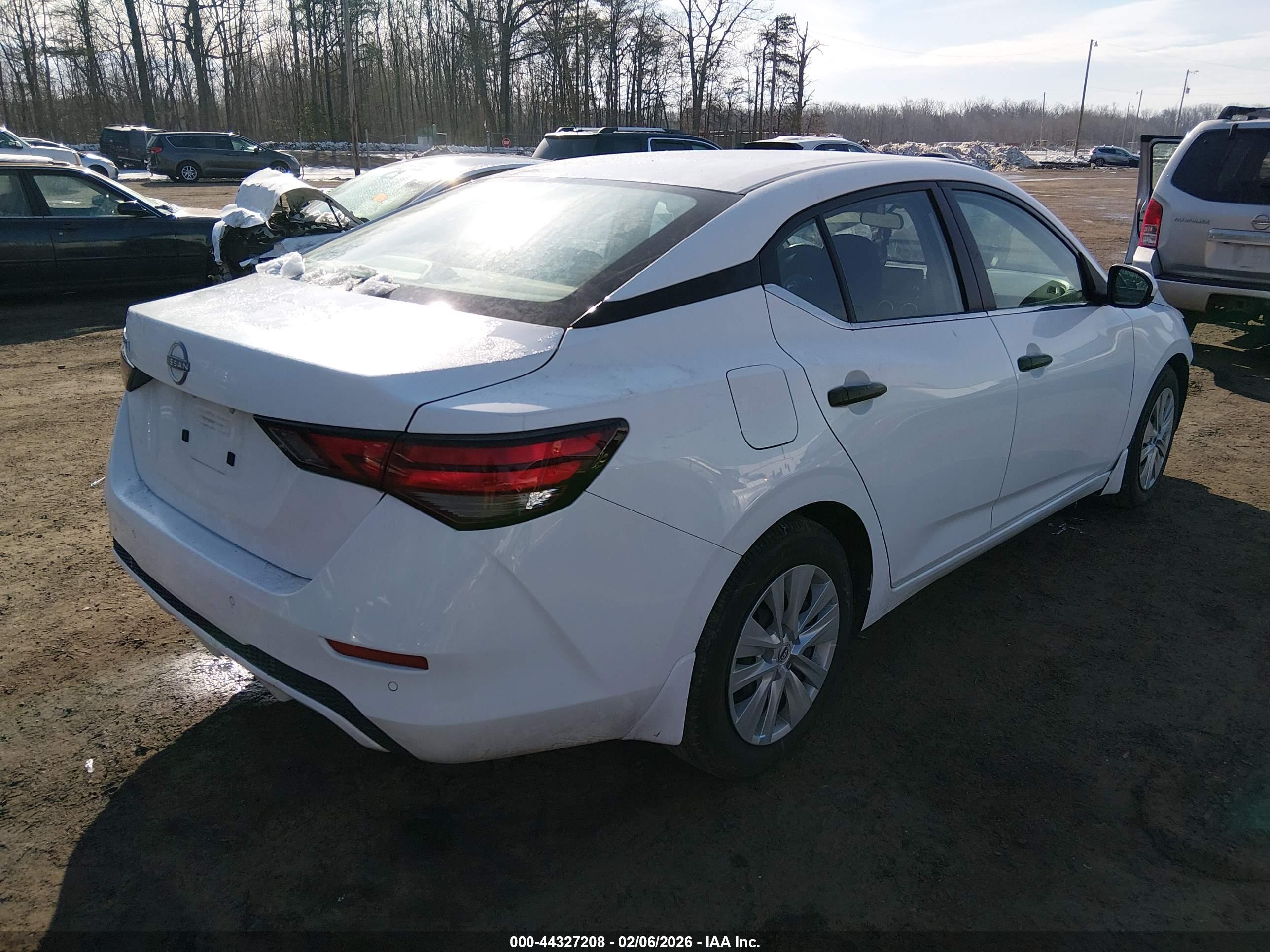 NISSAN SENTRA image 4