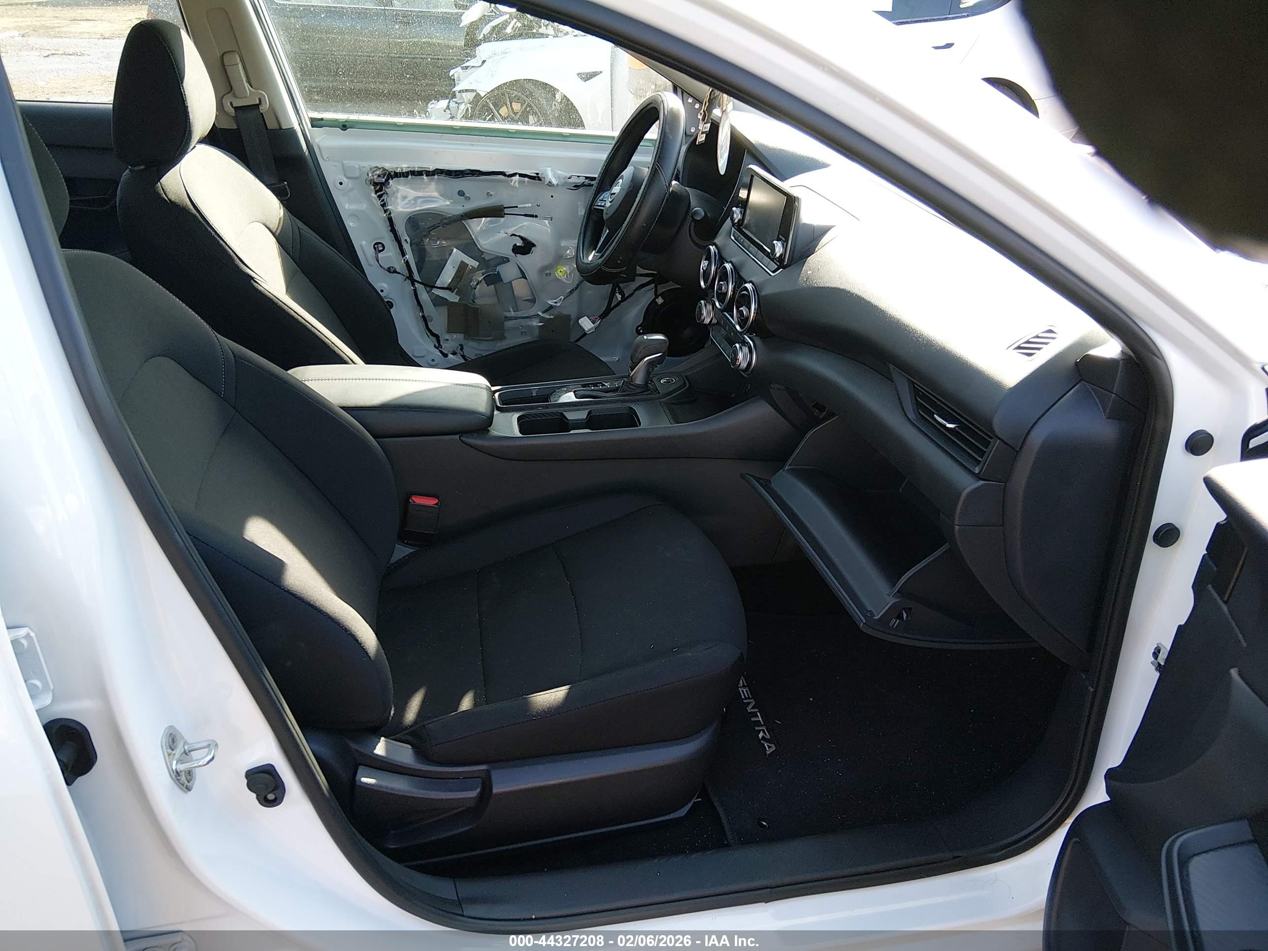 NISSAN SENTRA image 5