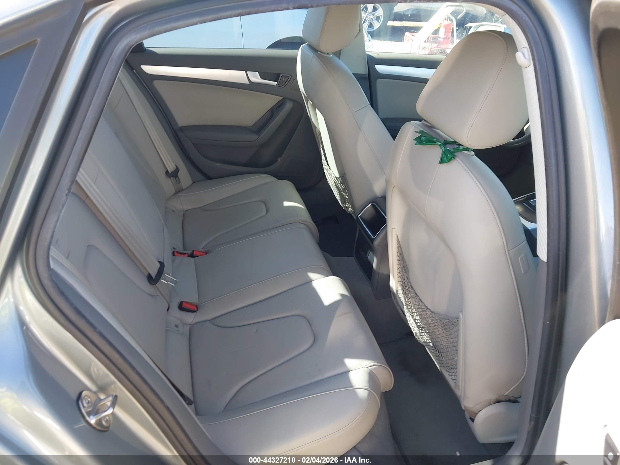 AUDI A4 image 8