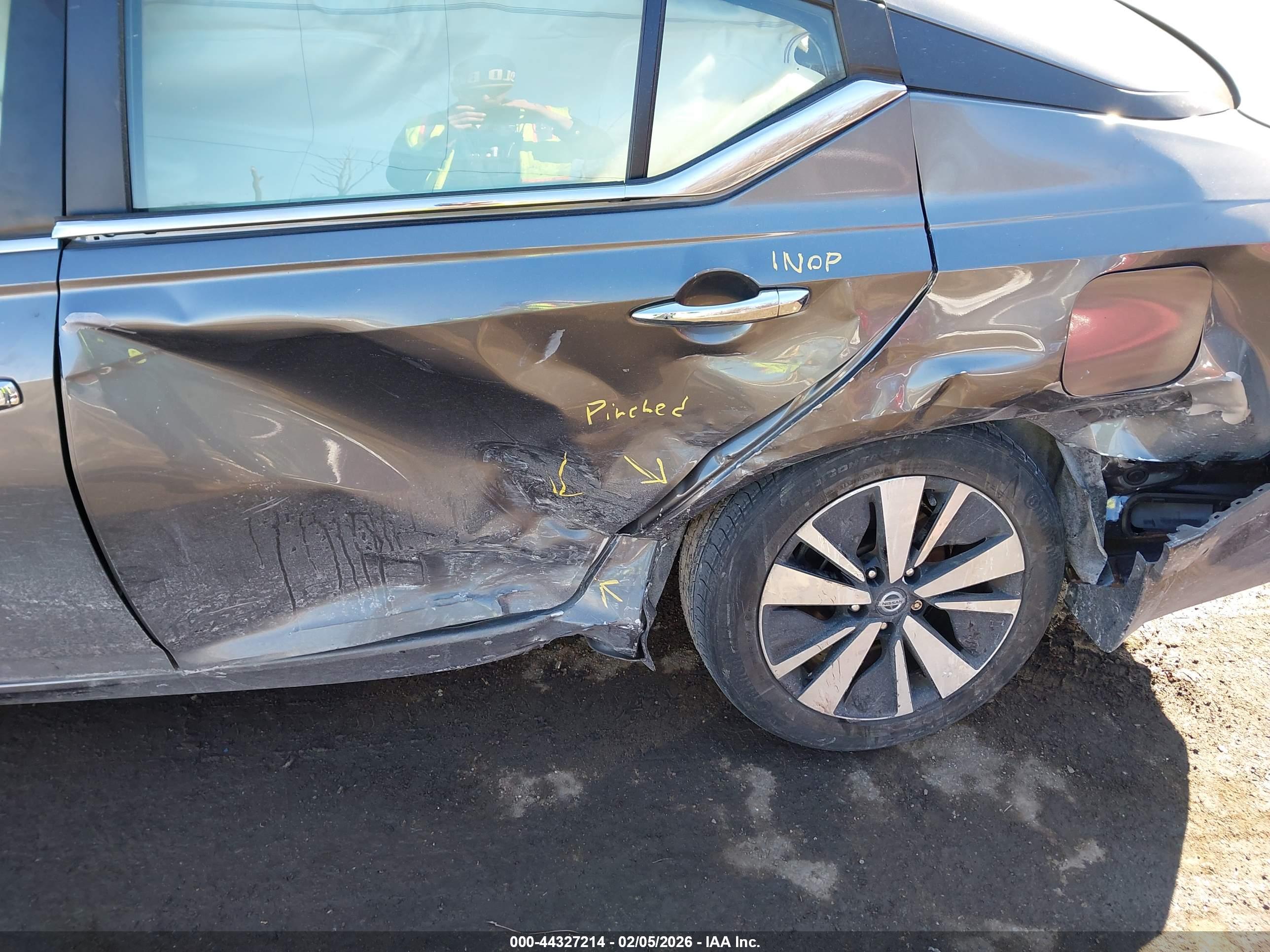 NISSAN ALTIMA image 6