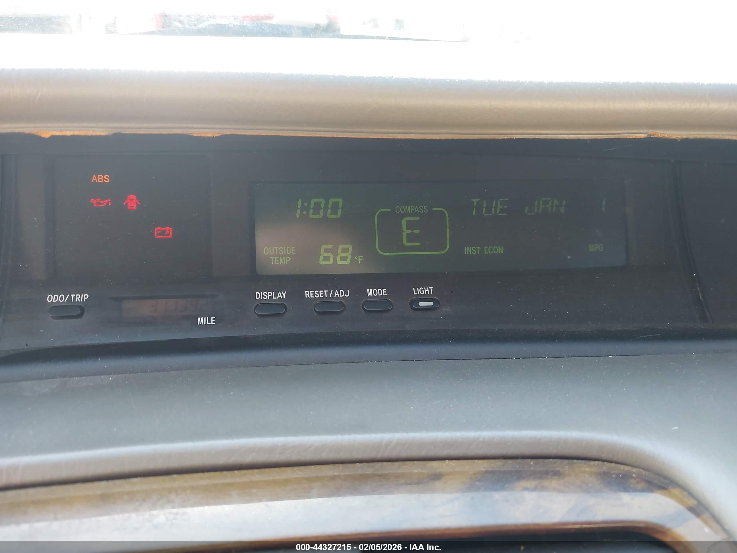TOYOTA AVALON image 7