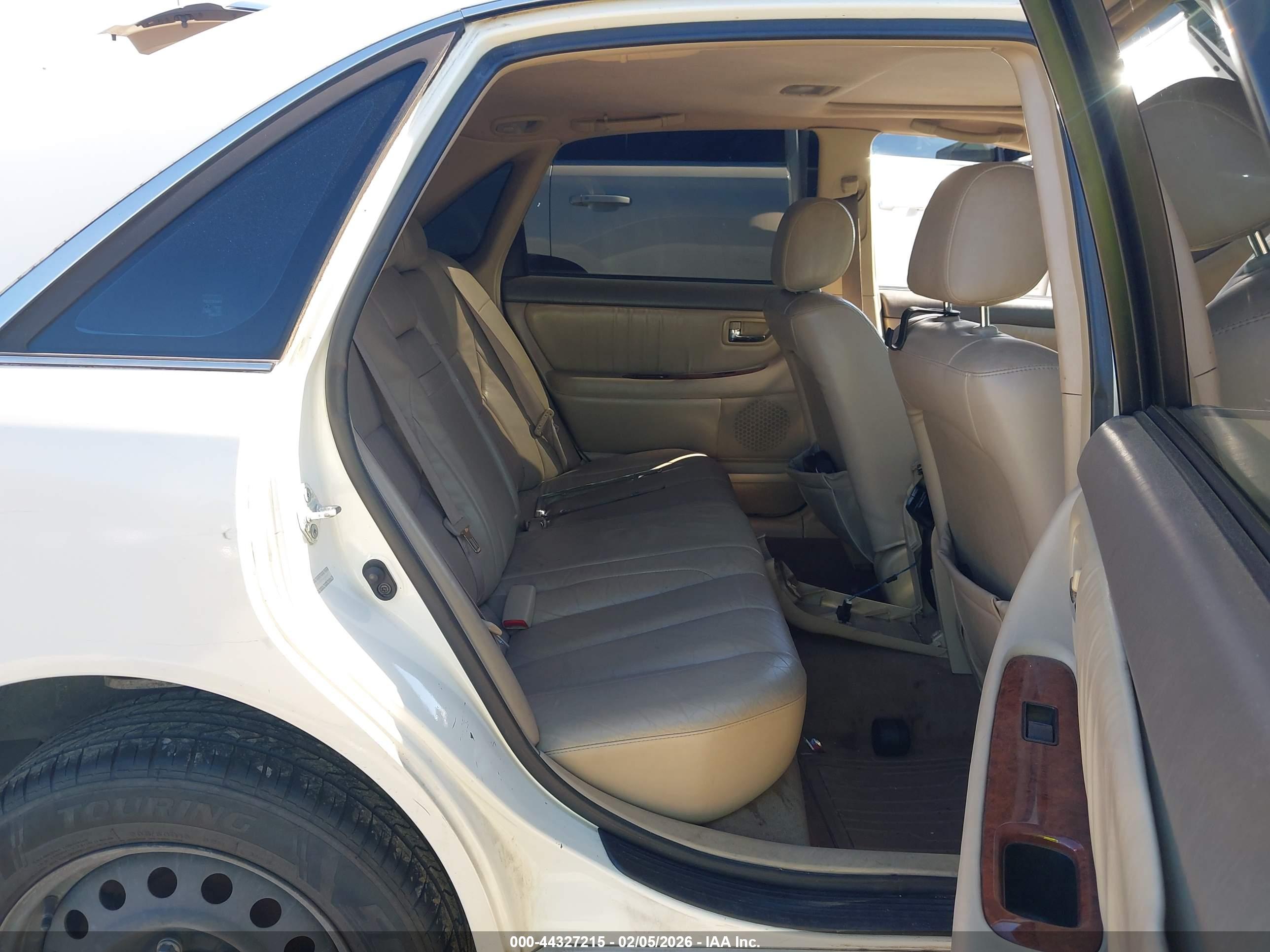 TOYOTA AVALON image 8