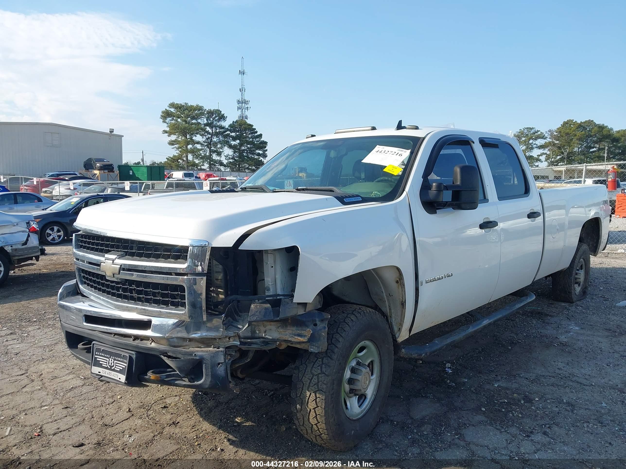 CHEVROLET SILVERADO image 6