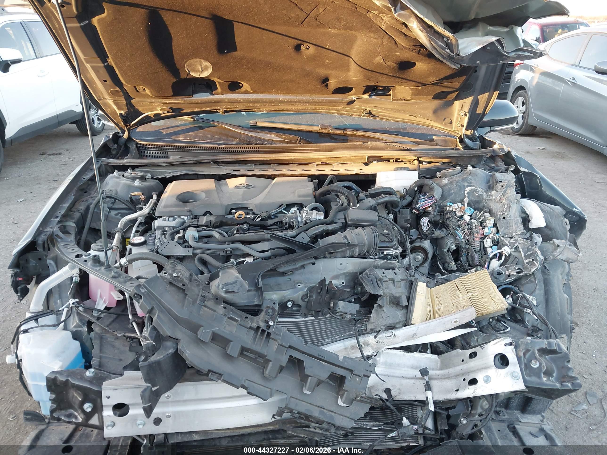 TOYOTA CAMRY image 10