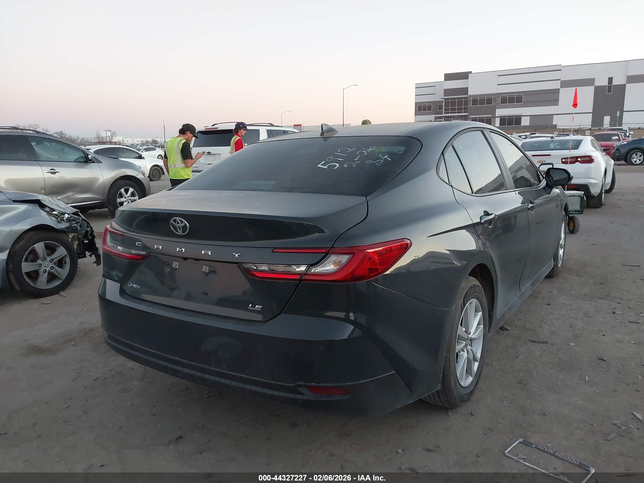 TOYOTA CAMRY image 4