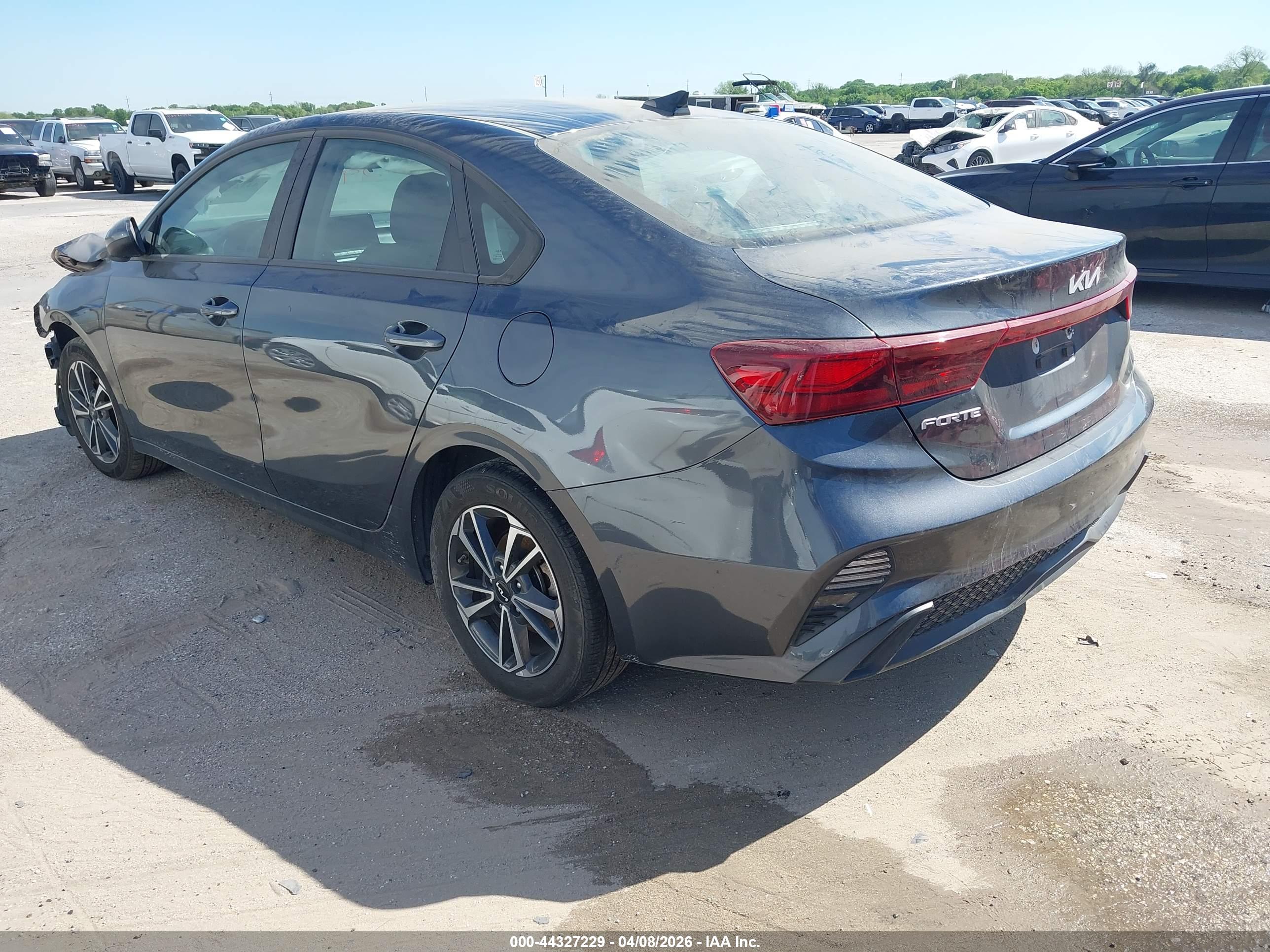 KIA FORTE image 3