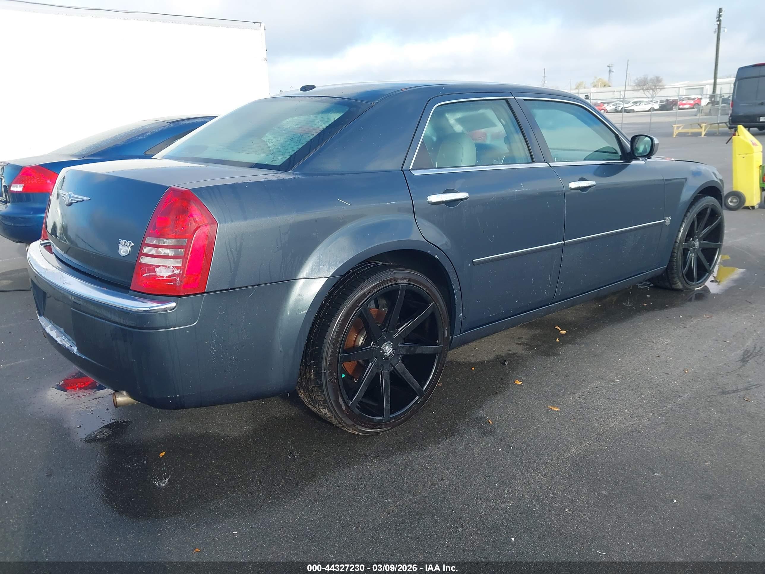 CHRYSLER 300C image 4