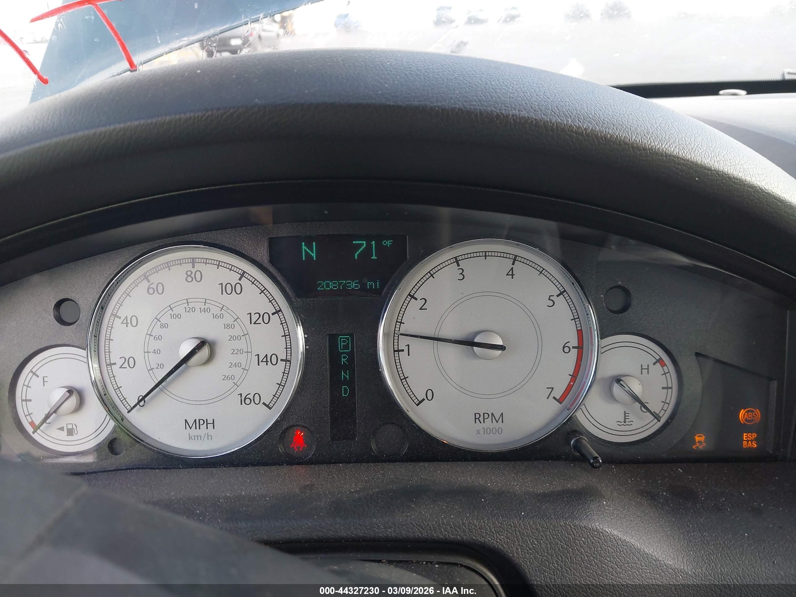 CHRYSLER 300C image 7