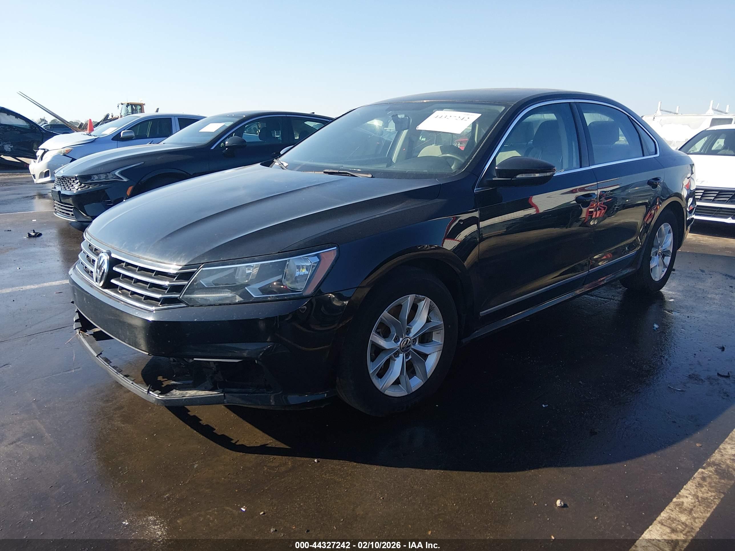 VOLKSWAGEN PASSAT image 2