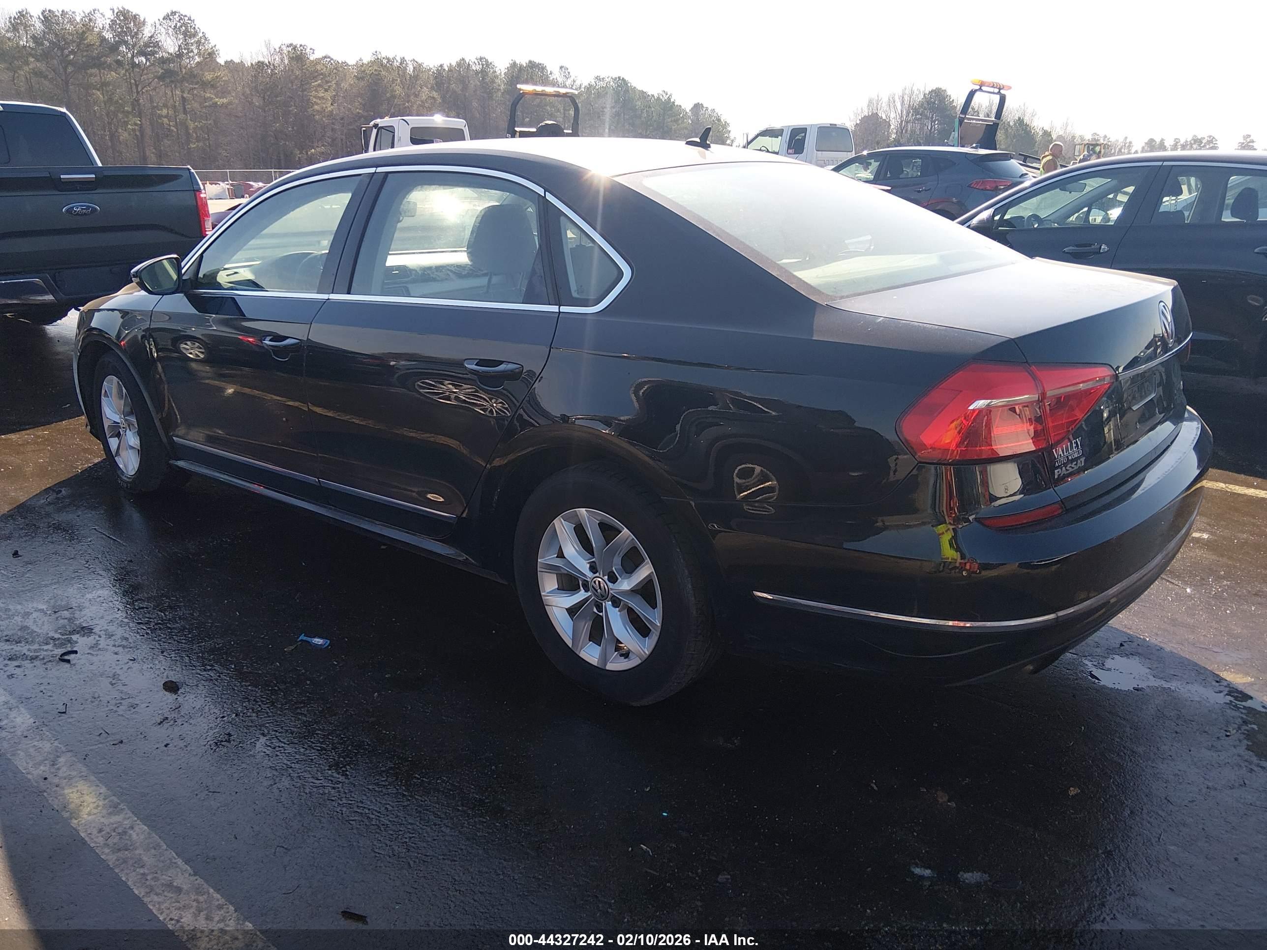 VOLKSWAGEN PASSAT image 3