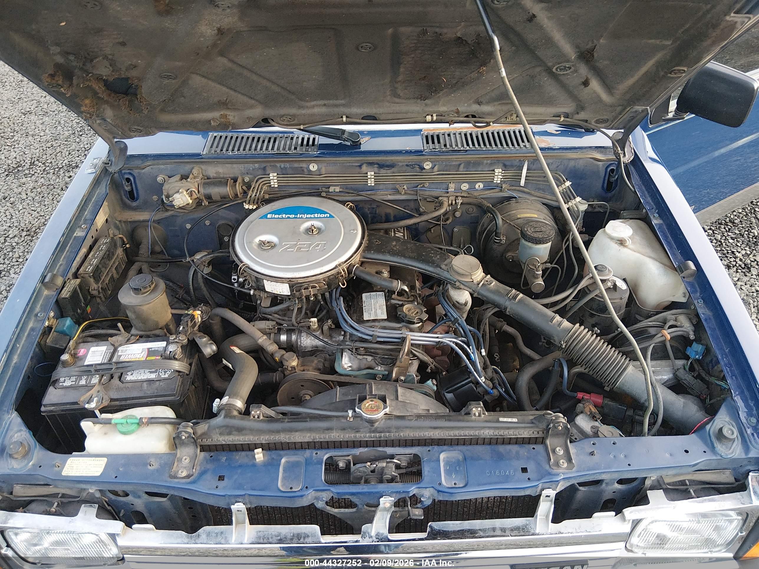 NISSAN D21 image 10