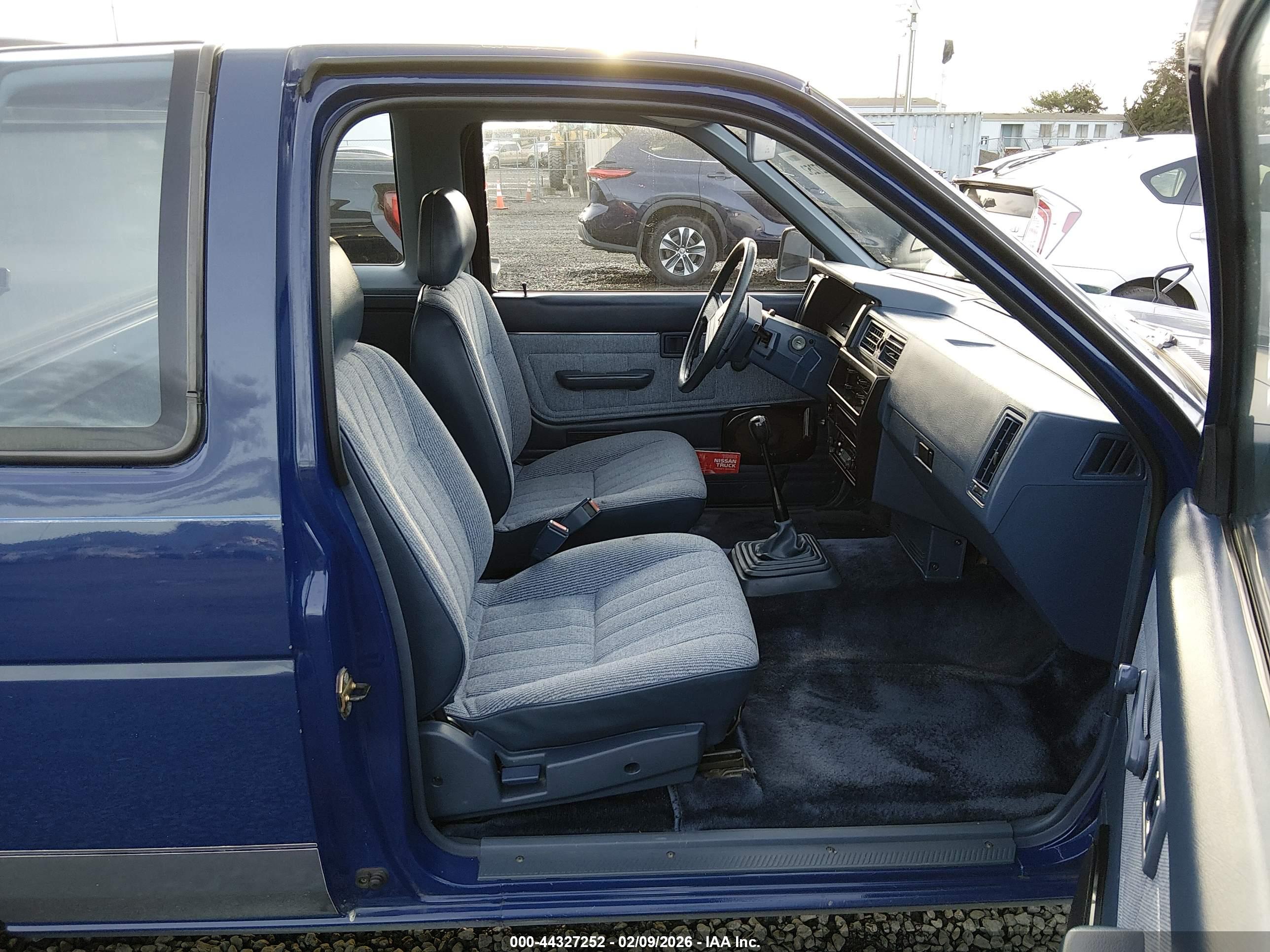 NISSAN D21 image 5