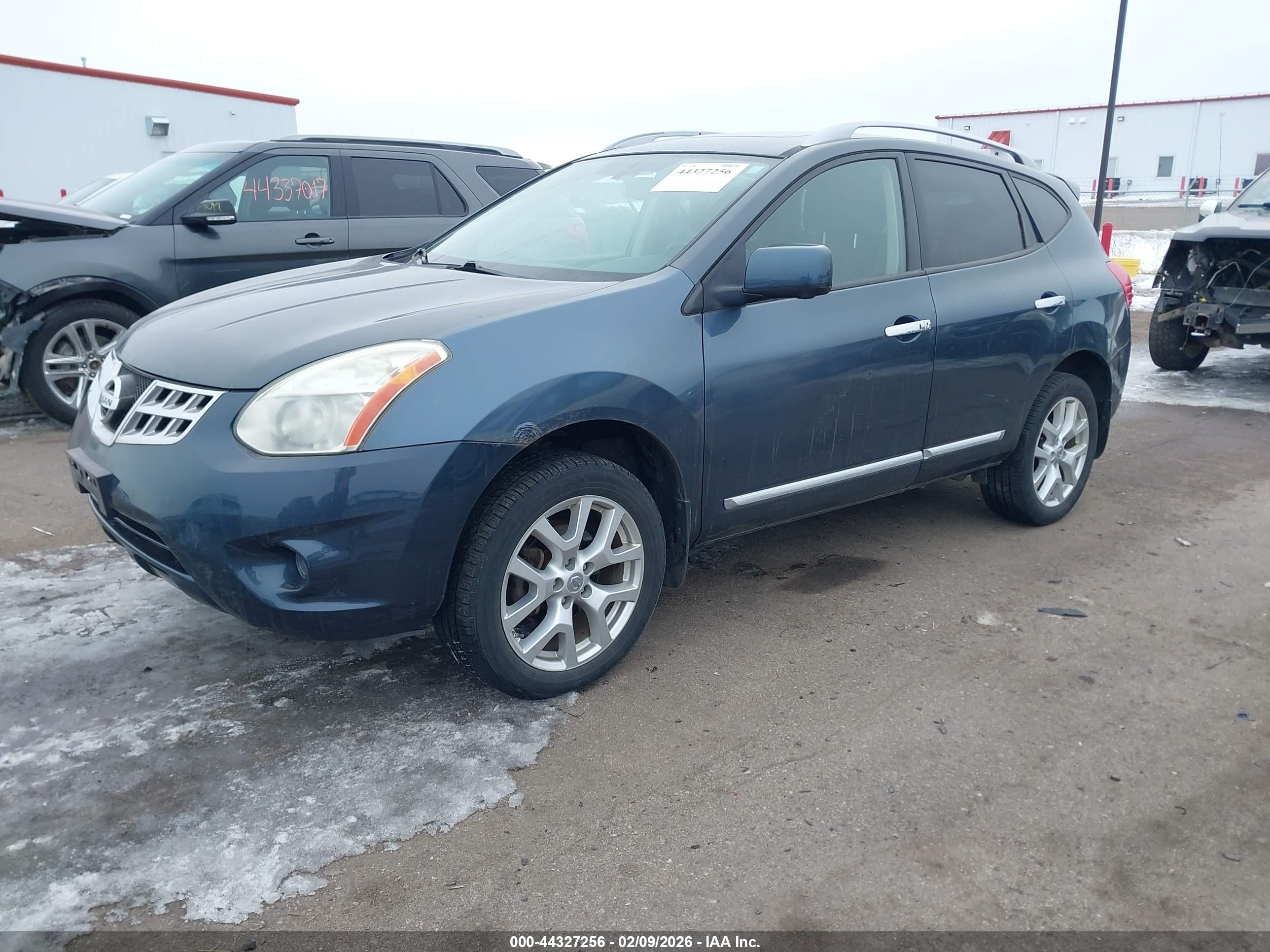 NISSAN ROGUE image 2