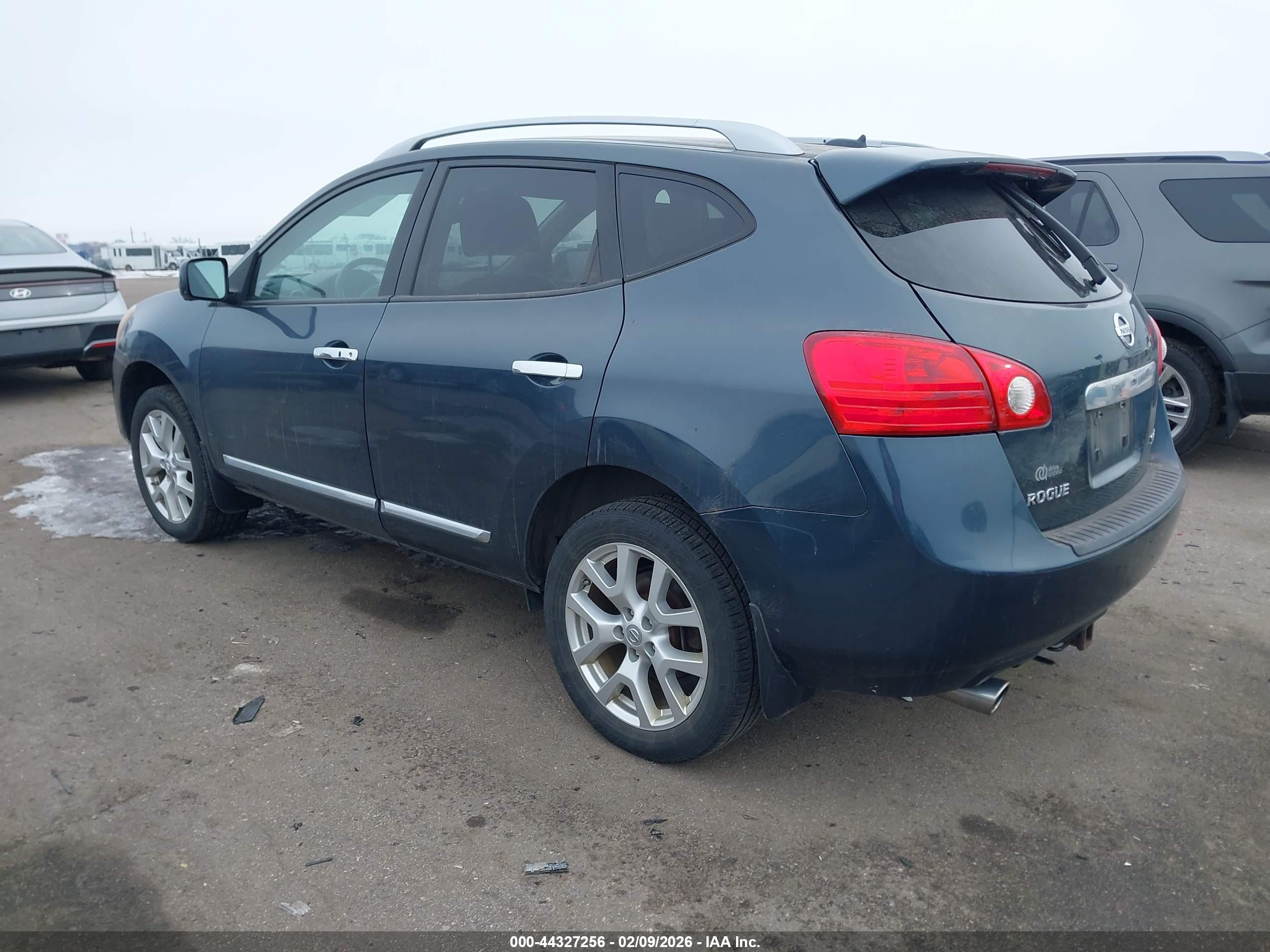 NISSAN ROGUE image 3