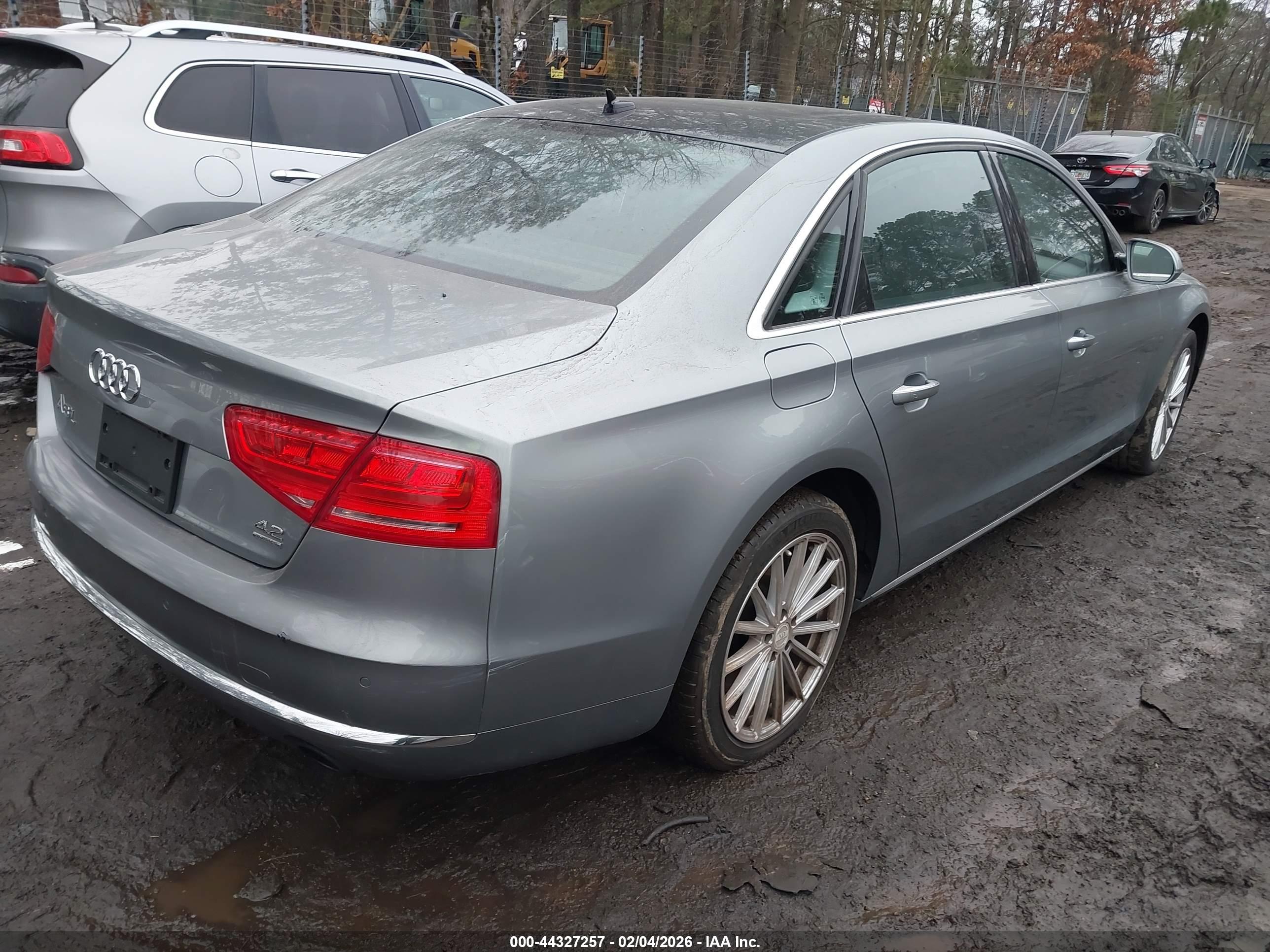AUDI A8 image 4