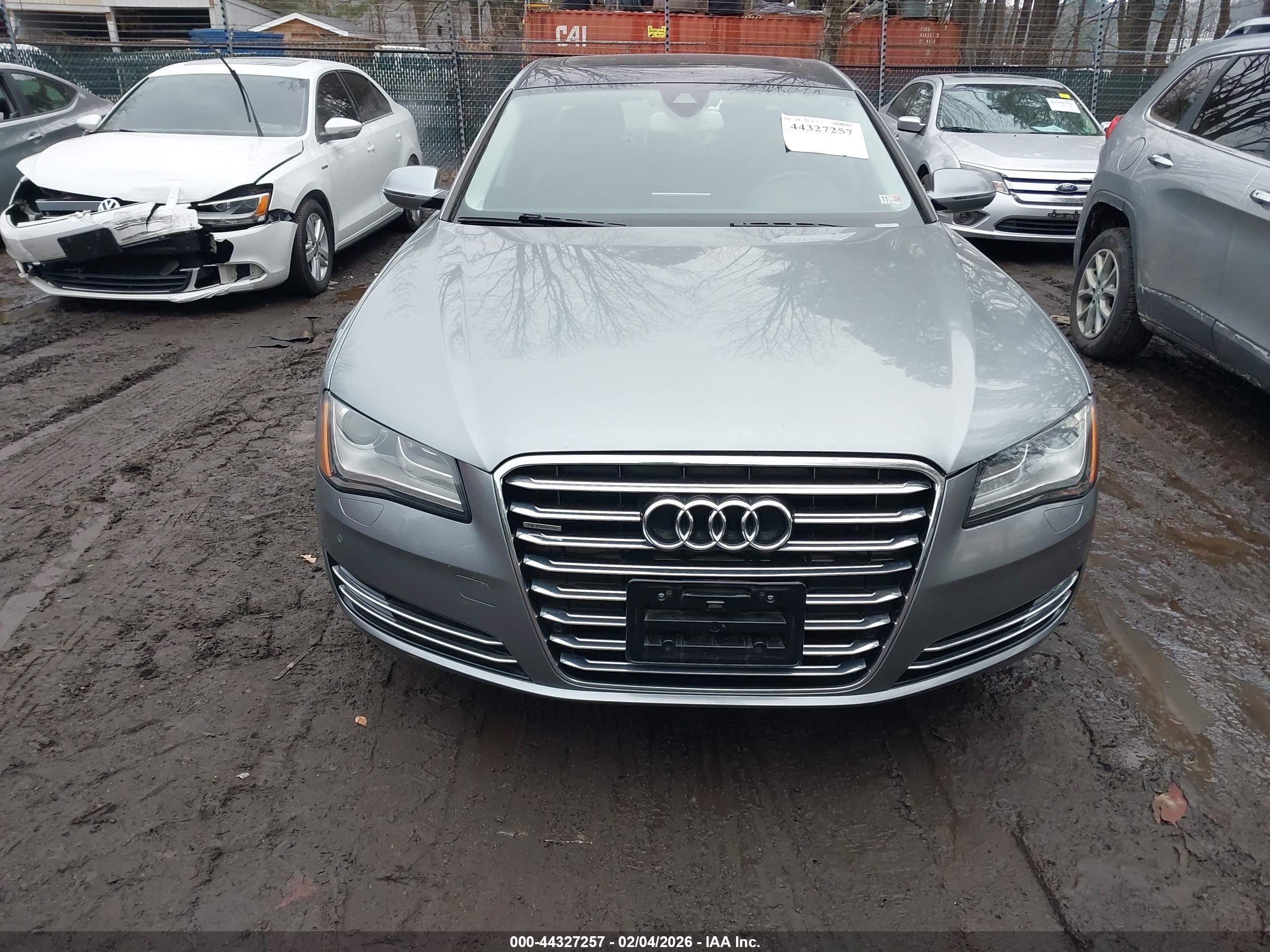 AUDI A8 image 6