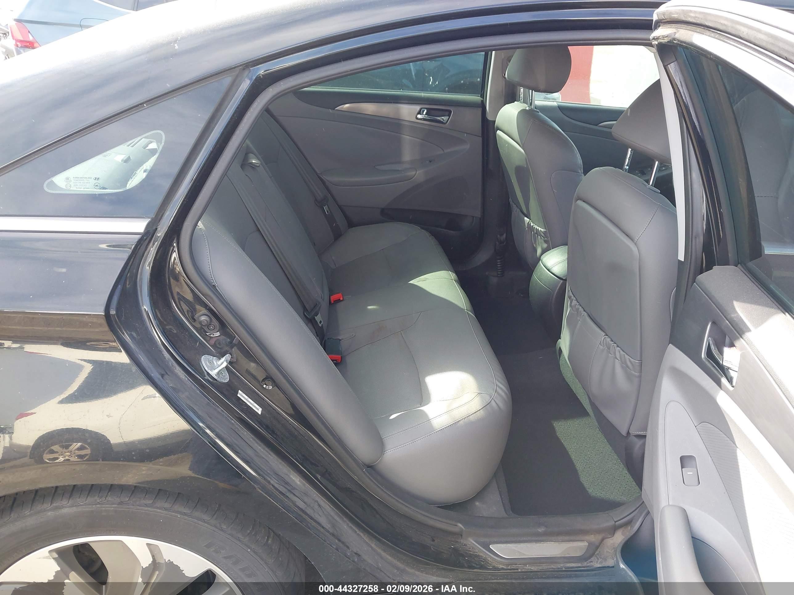 HYUNDAI SONATA image 8