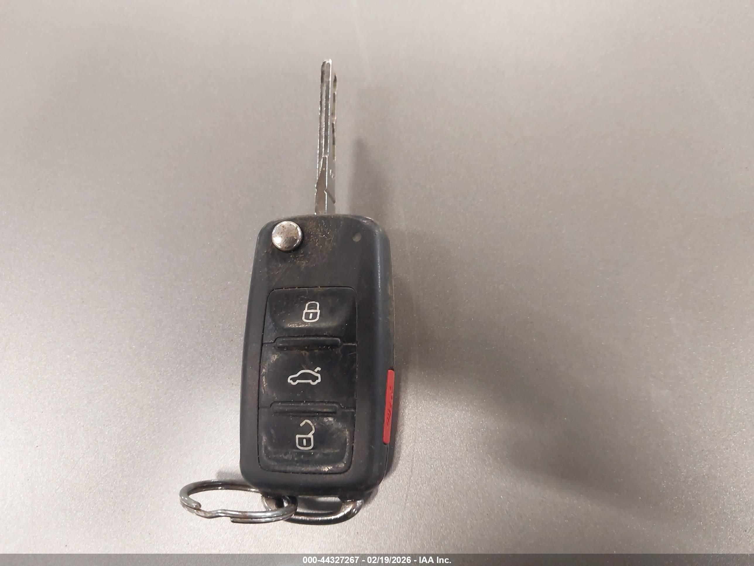 VOLKSWAGEN PASSAT image 11