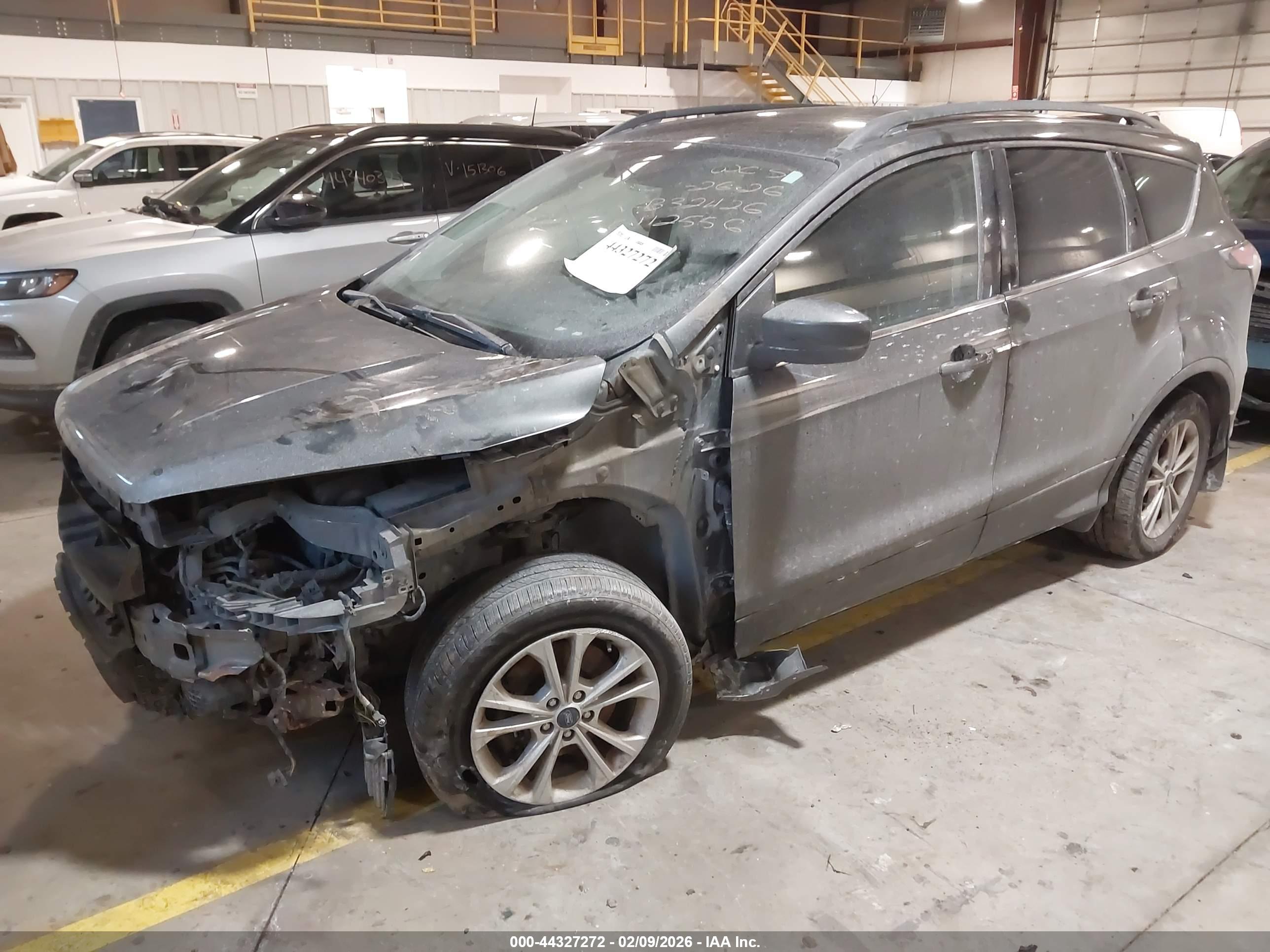 FORD ESCAPE image 2