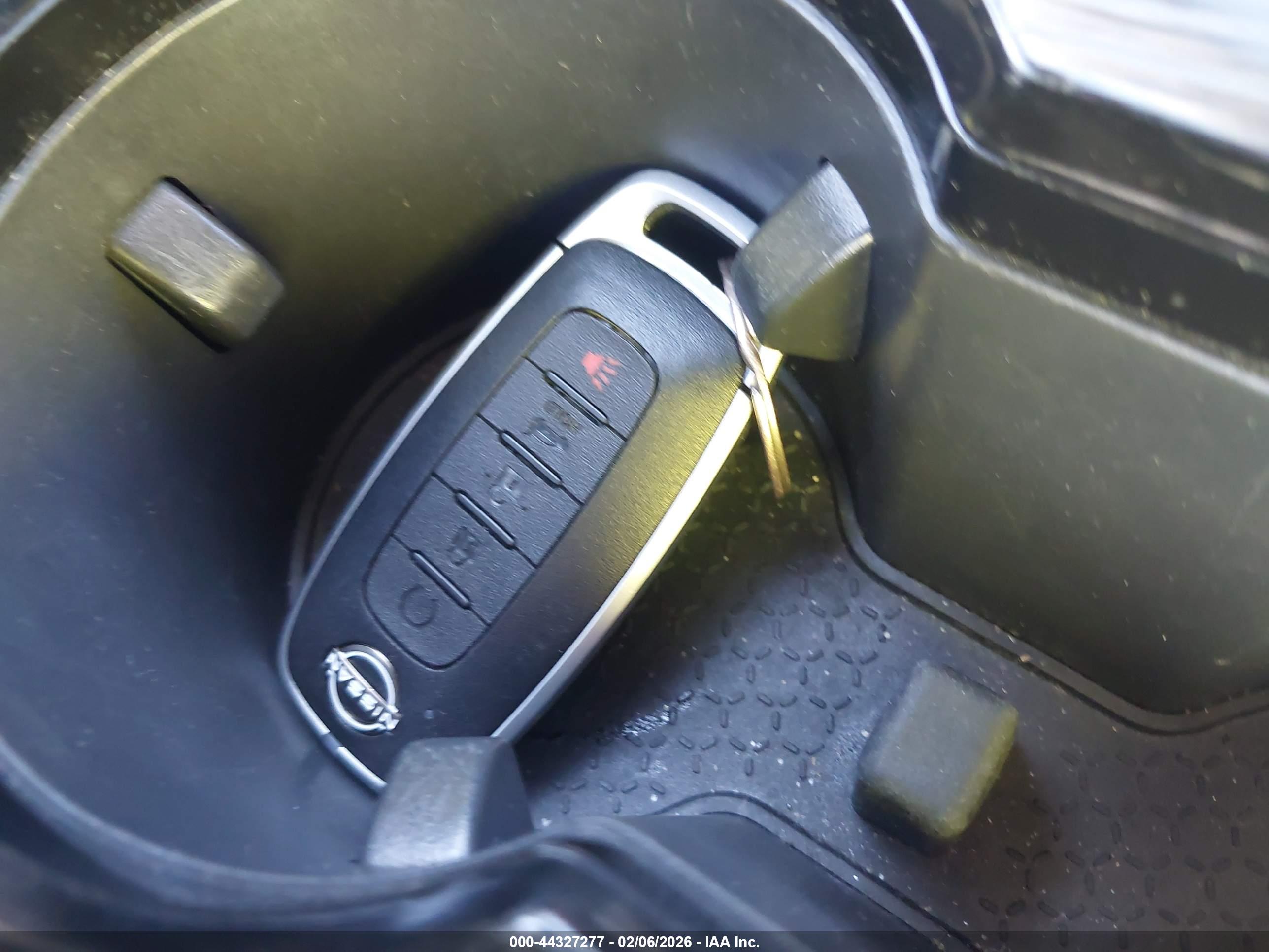NISSAN ROGUE image 11