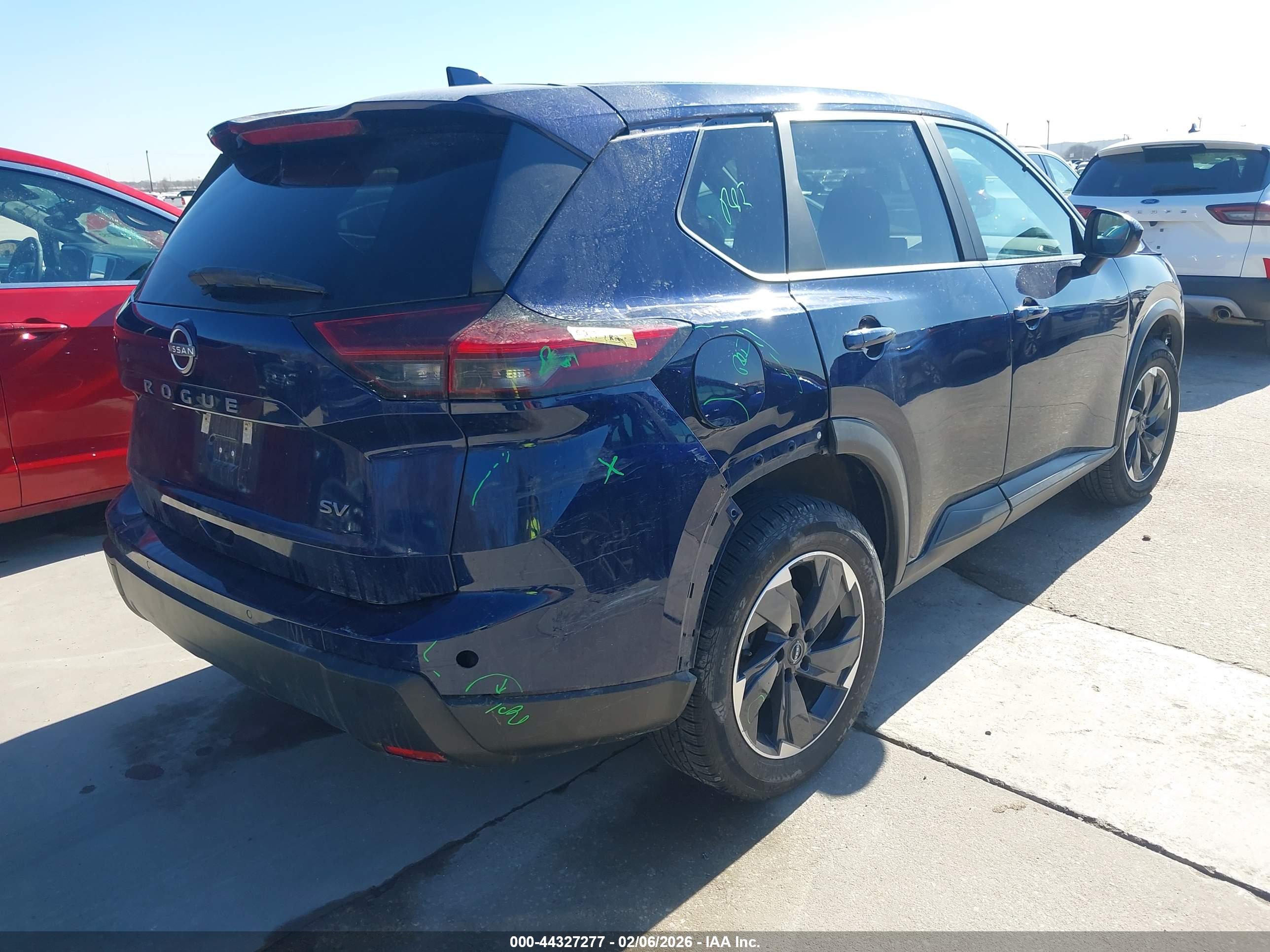 NISSAN ROGUE image 4