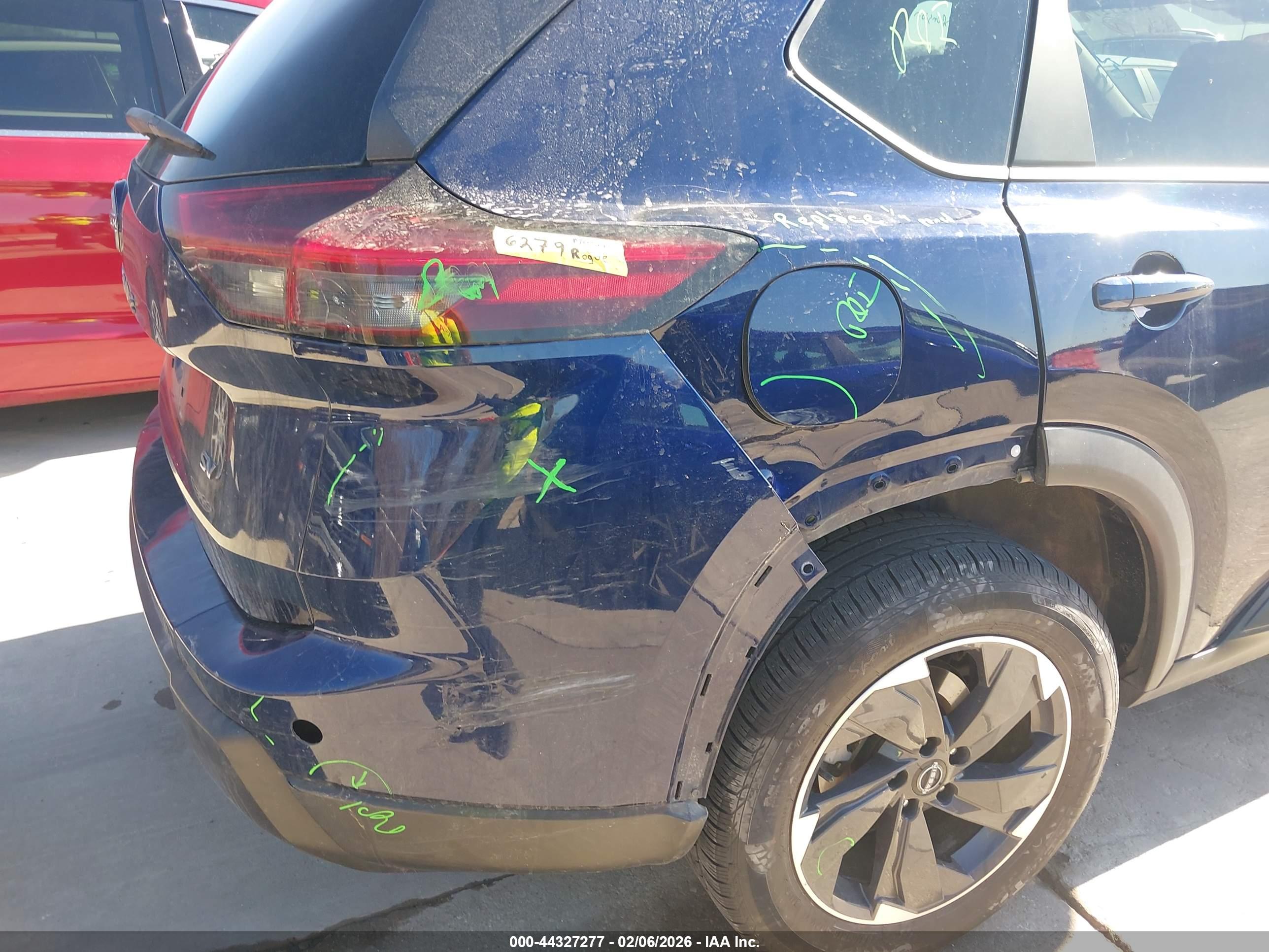 NISSAN ROGUE image 6