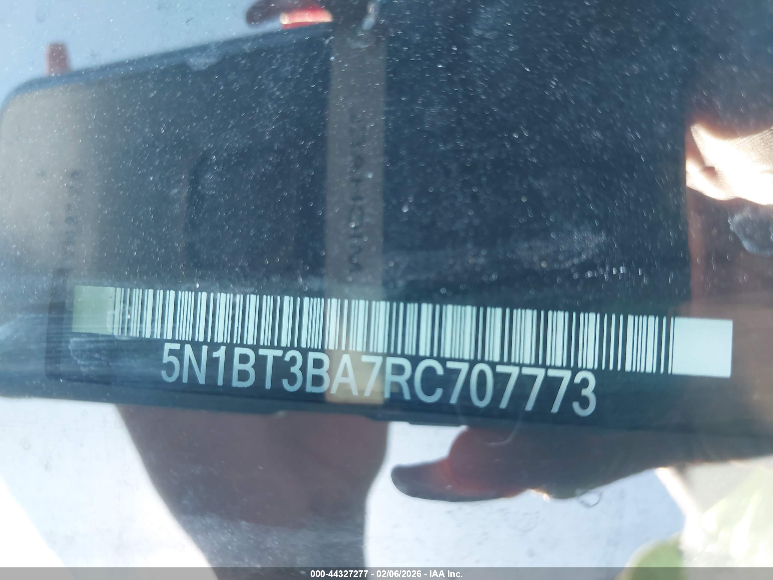 NISSAN ROGUE image 9