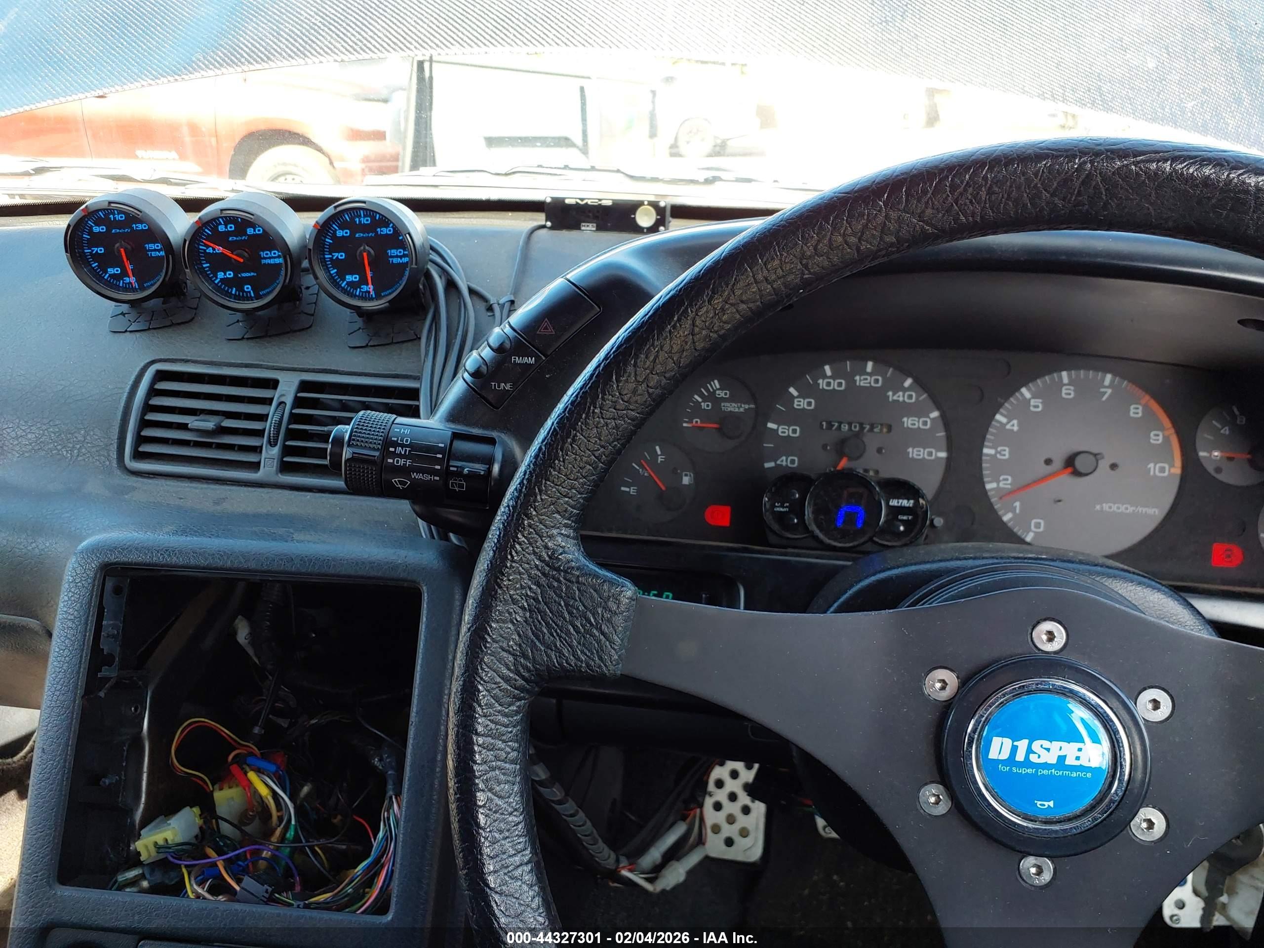NISSAN SKYLINE image 7