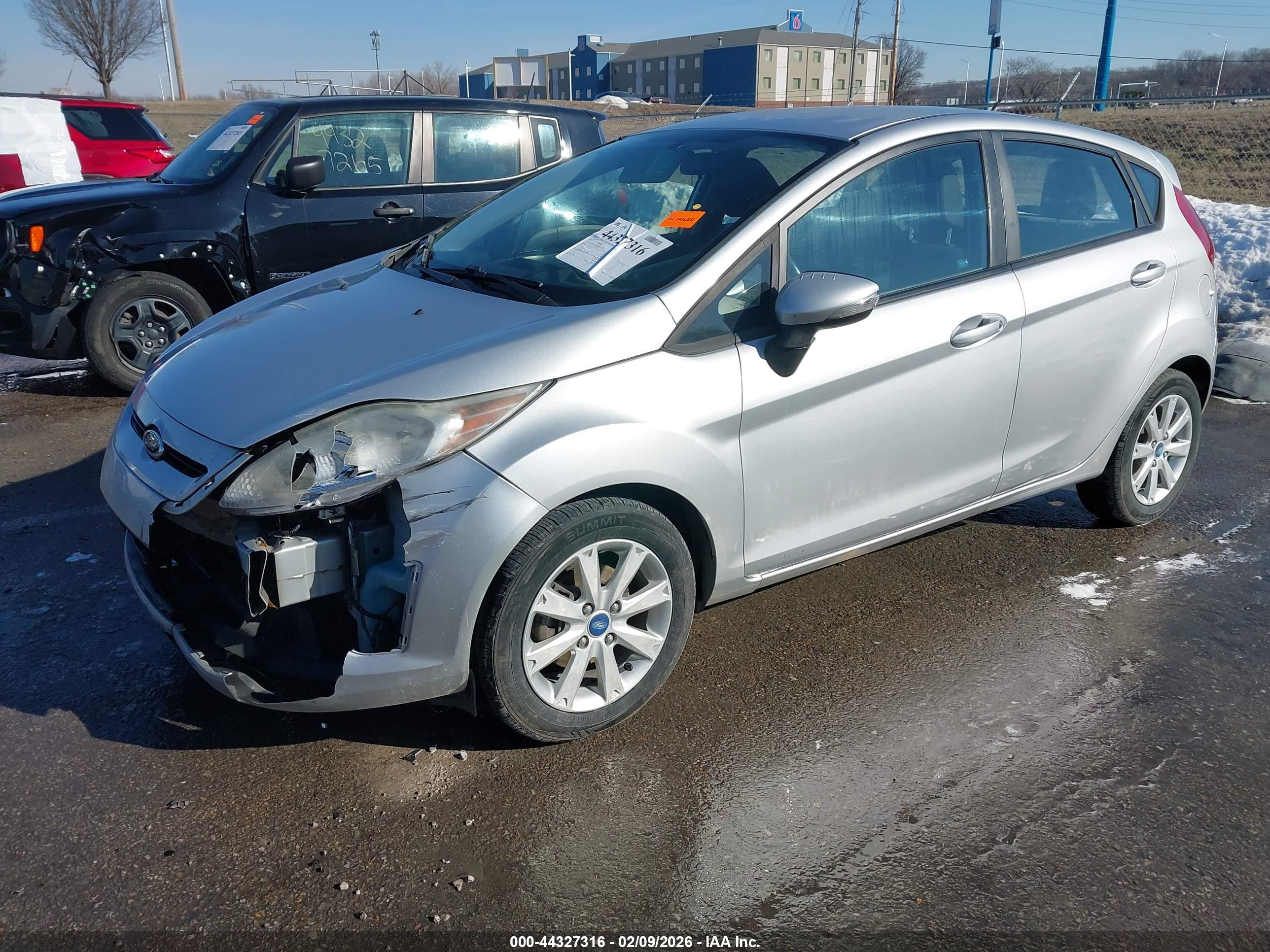 FORD FIESTA image 2