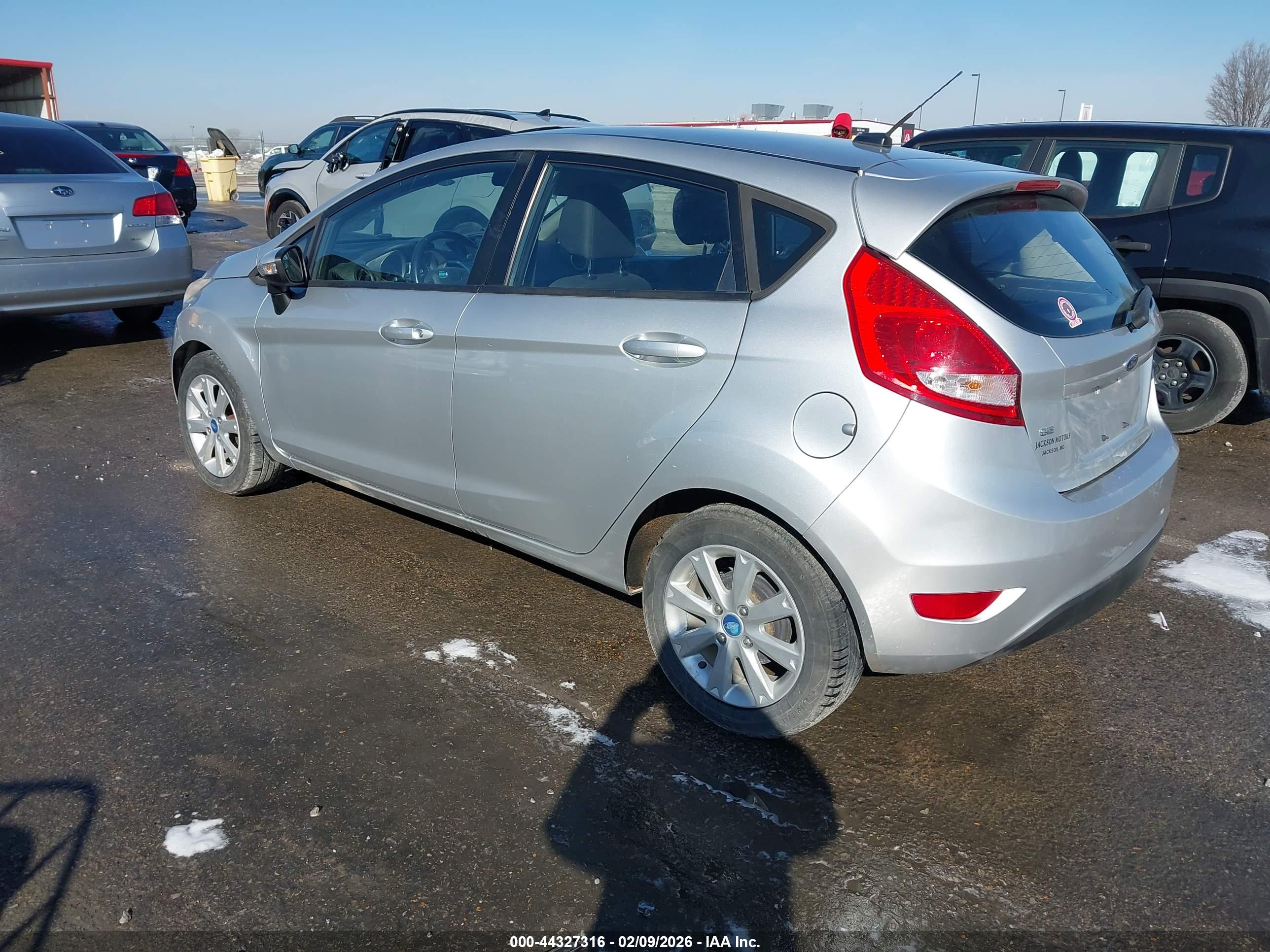FORD FIESTA image 3