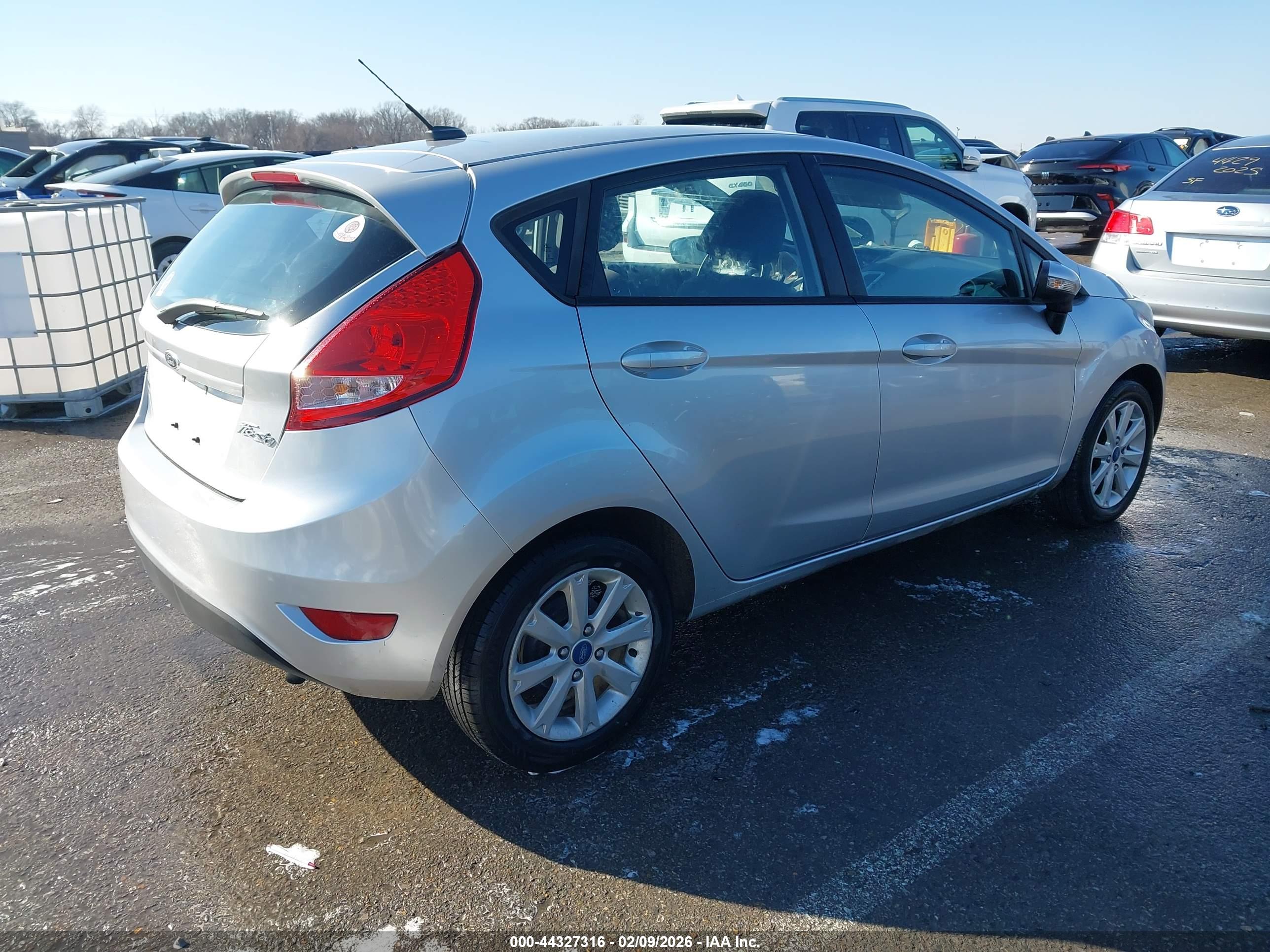 FORD FIESTA image 4