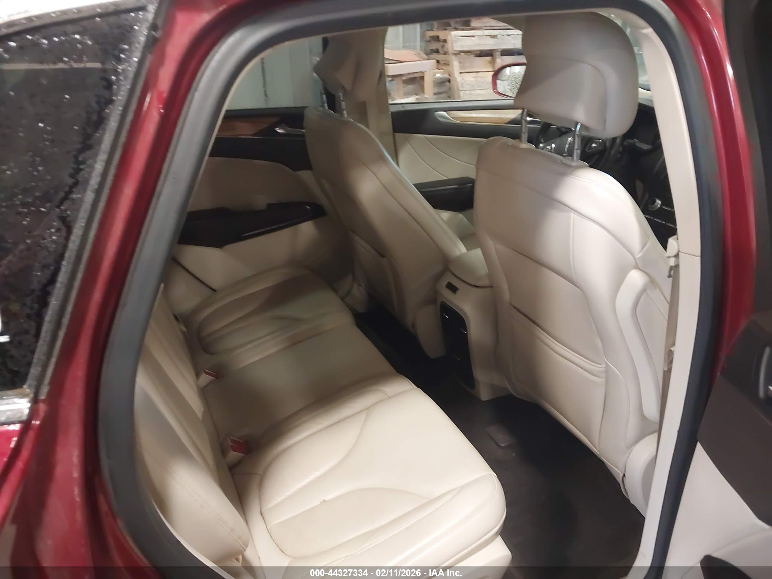 LINCOLN MKC image 8