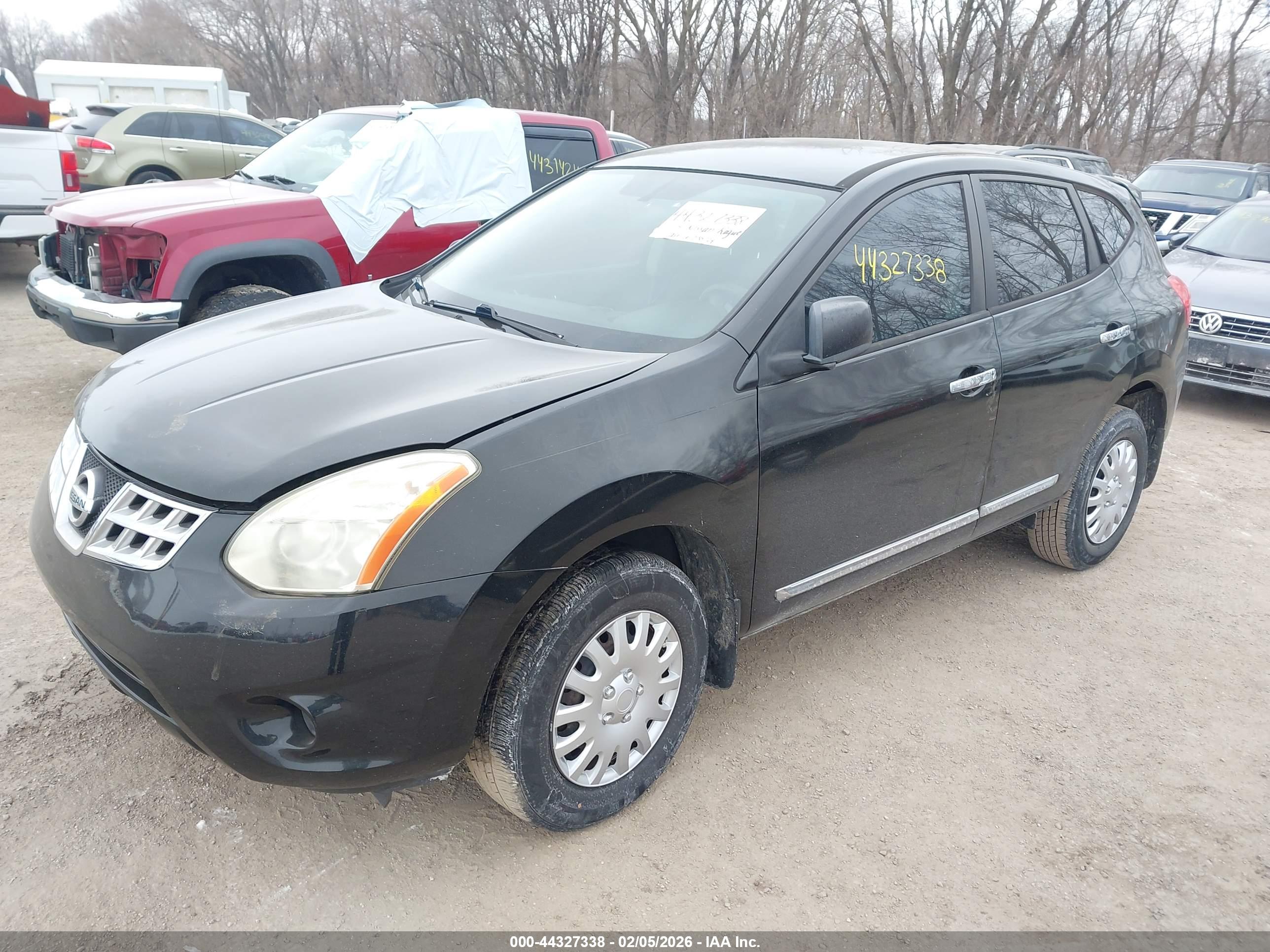 NISSAN ROGUE image 2