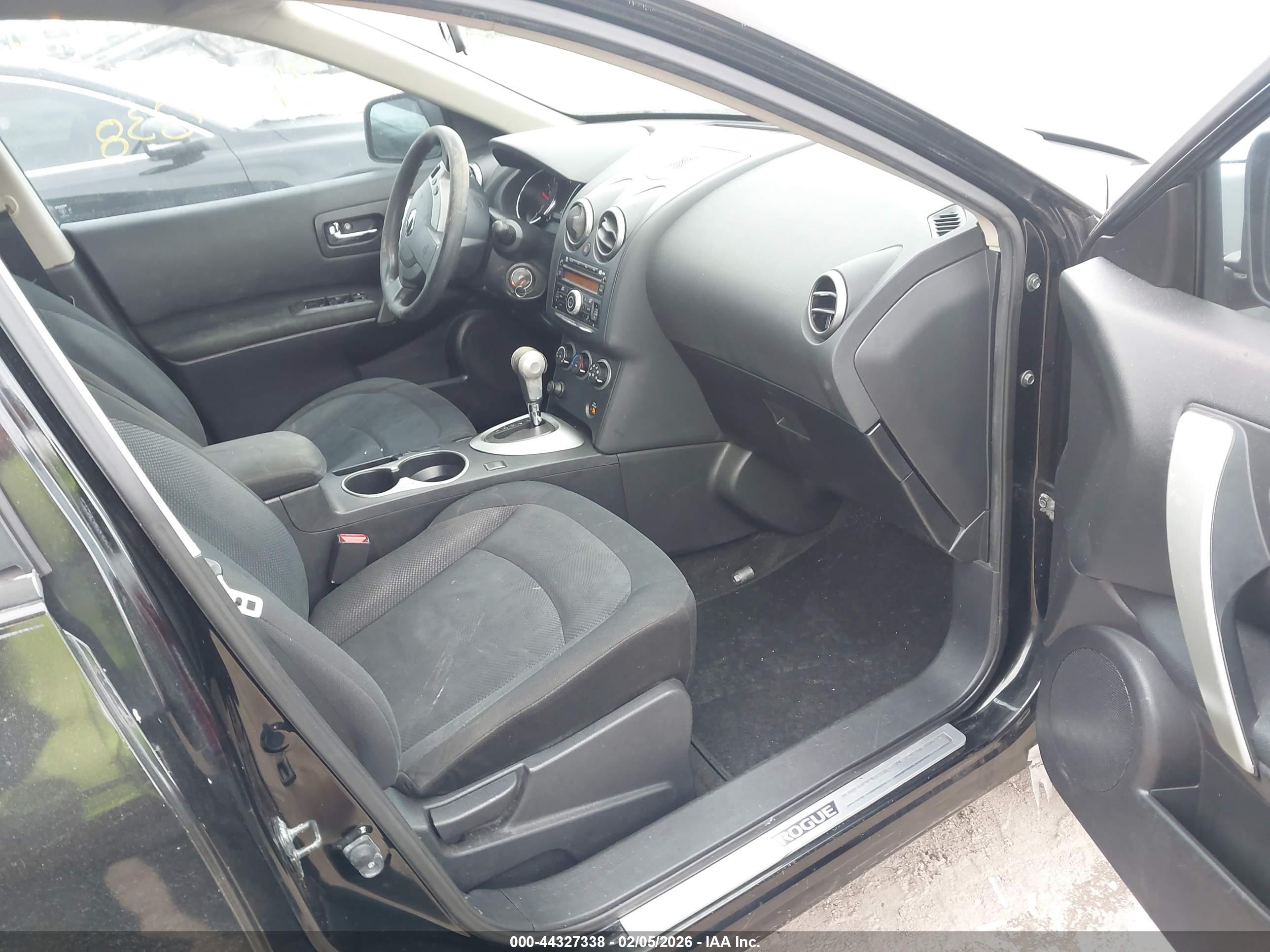 NISSAN ROGUE image 5
