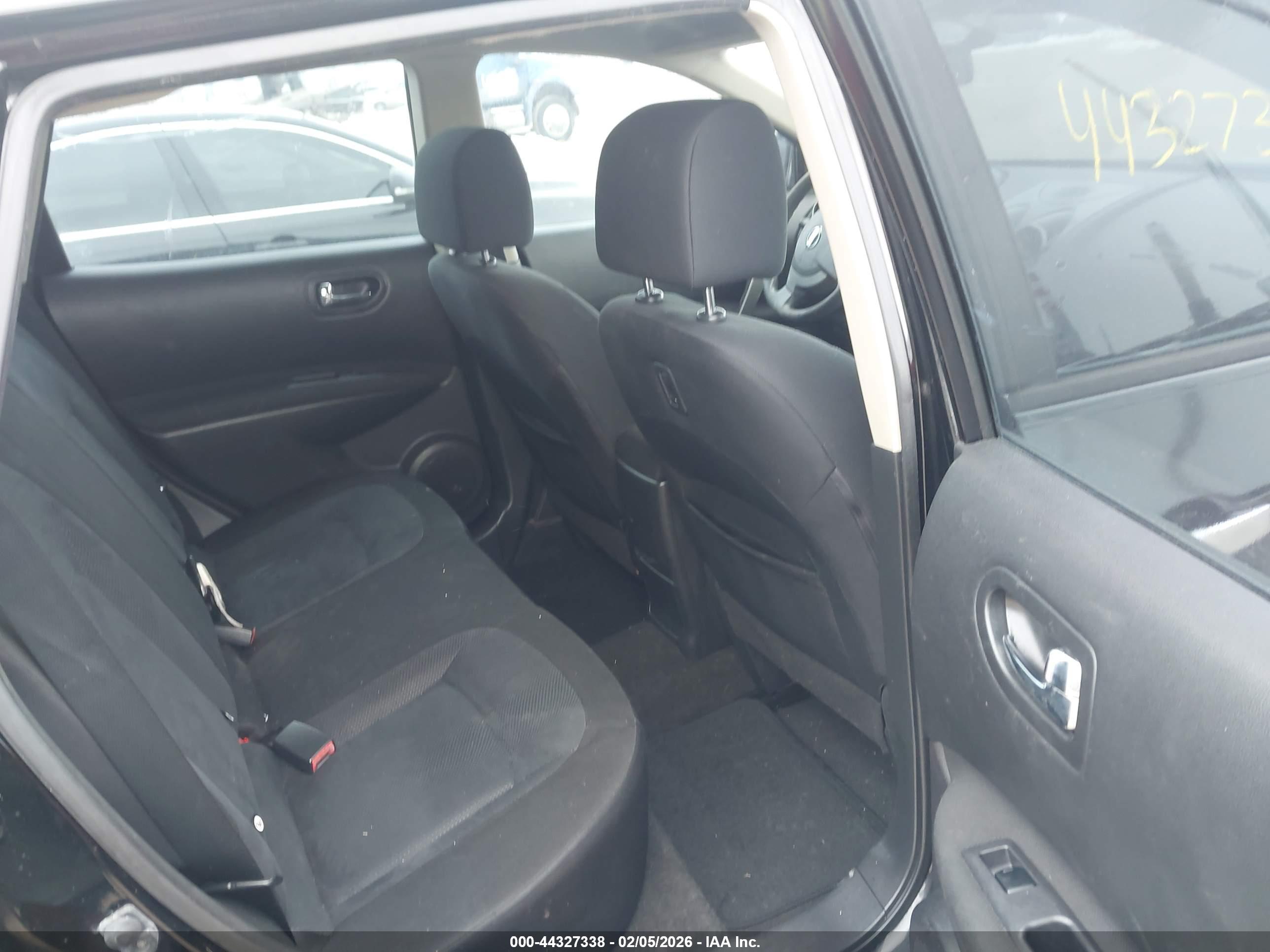 NISSAN ROGUE image 8