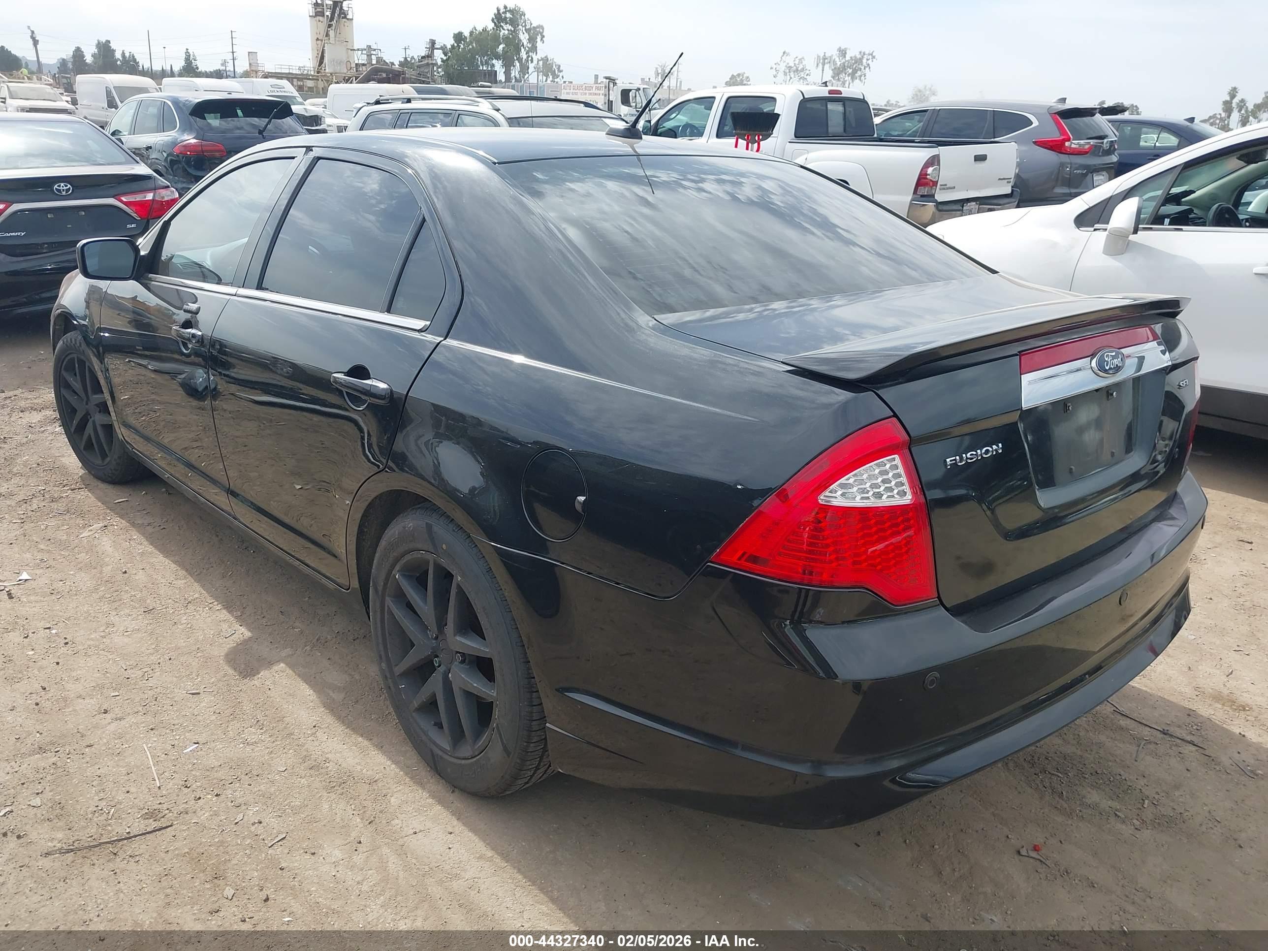FORD FUSION image 3