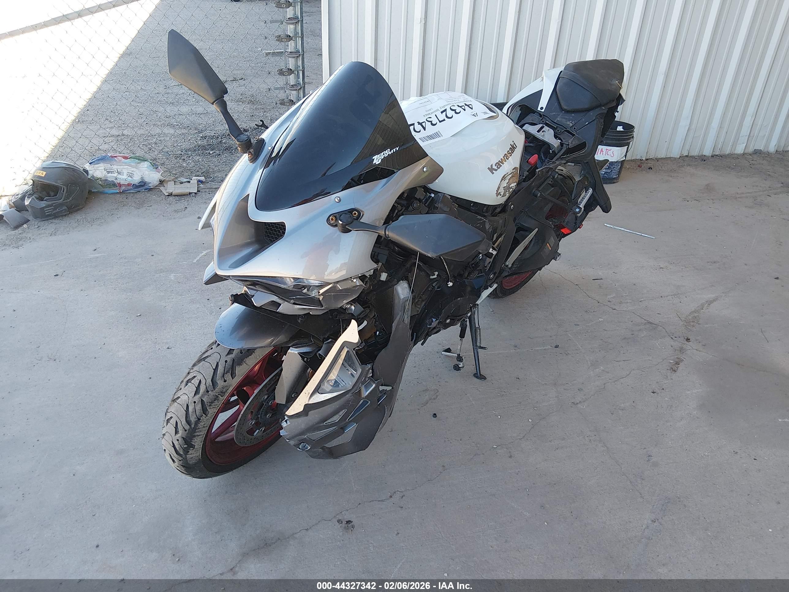 KAWASAKI ZX636 image 2
