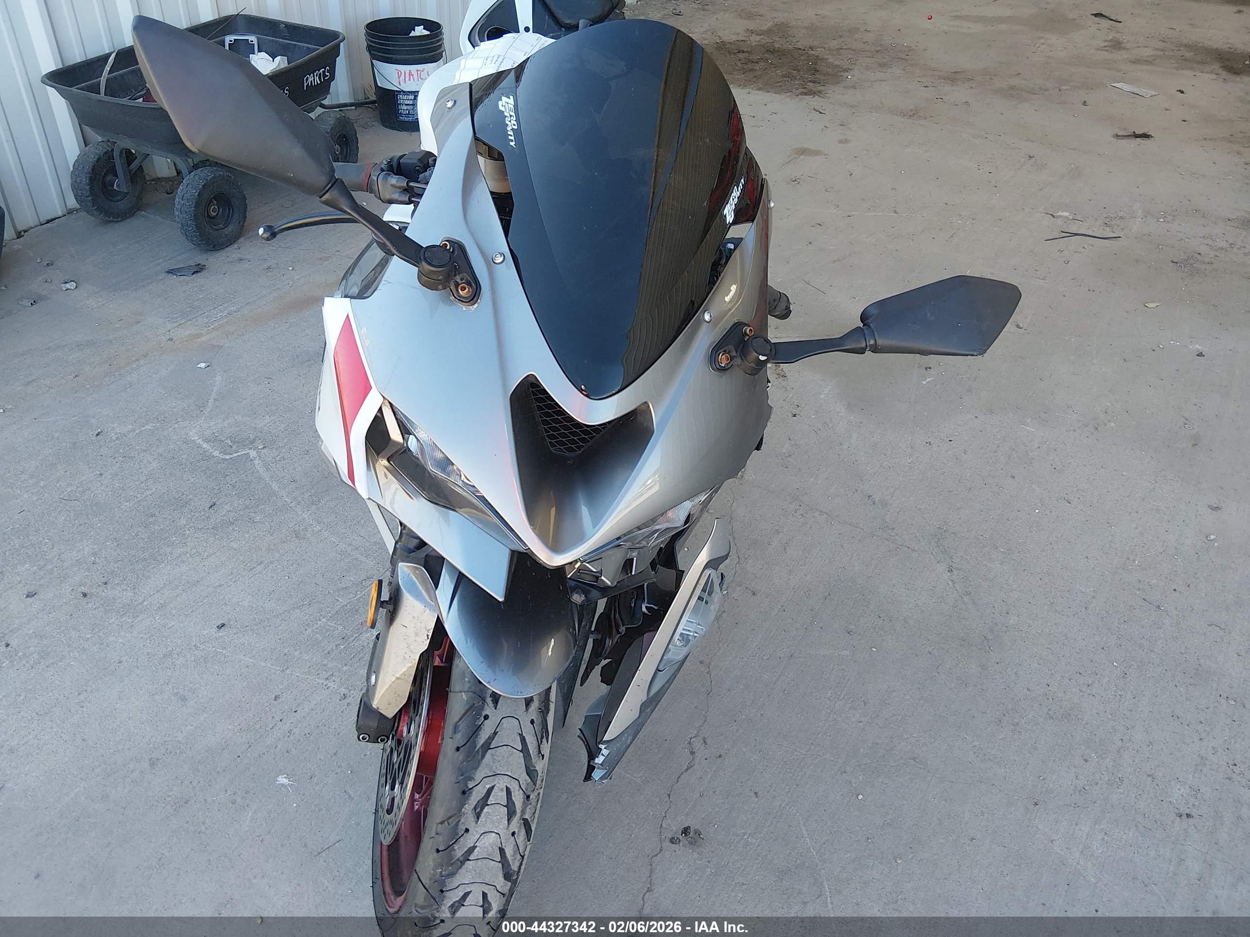 KAWASAKI ZX636 image 5