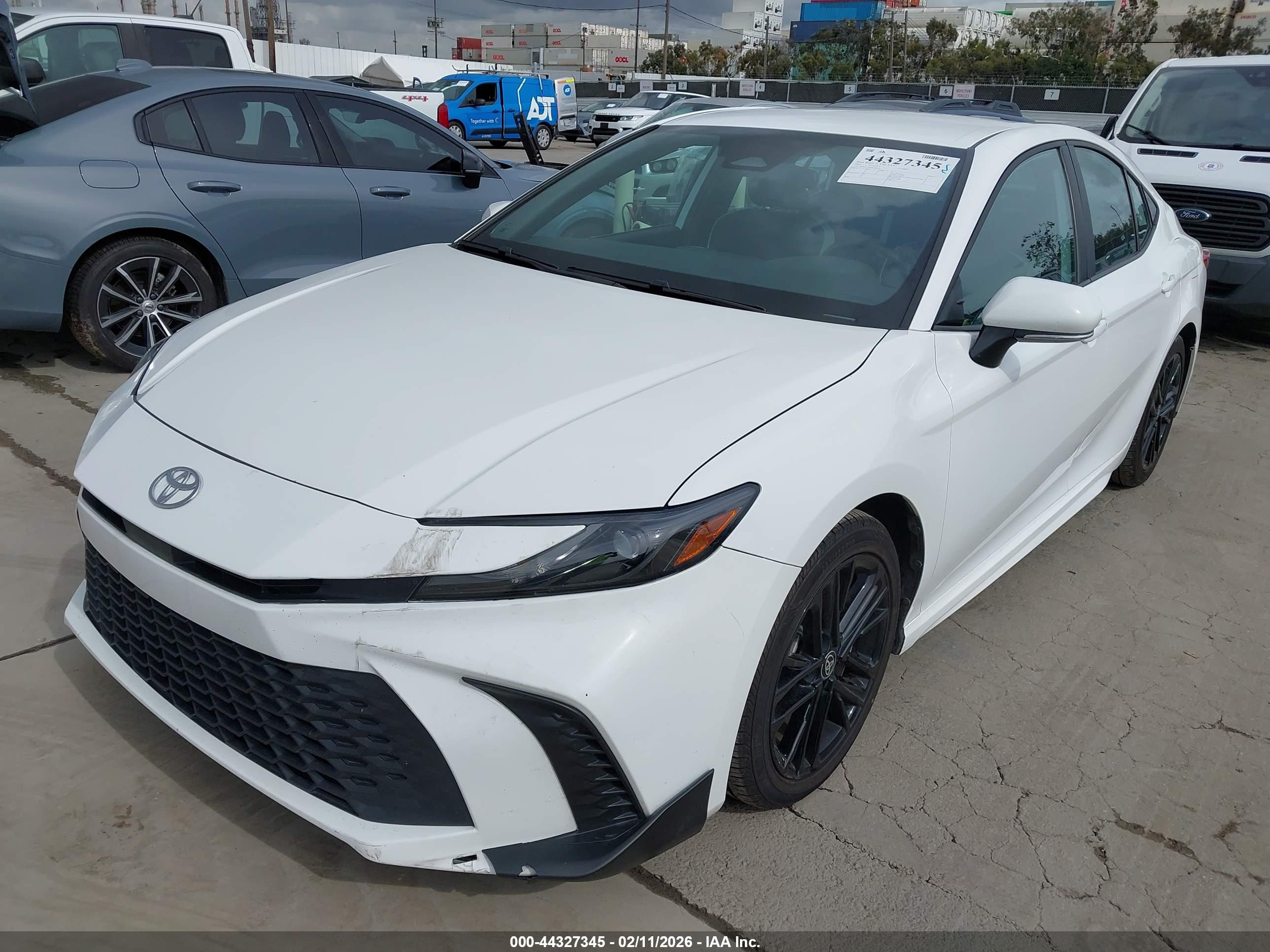TOYOTA CAMRY image 6