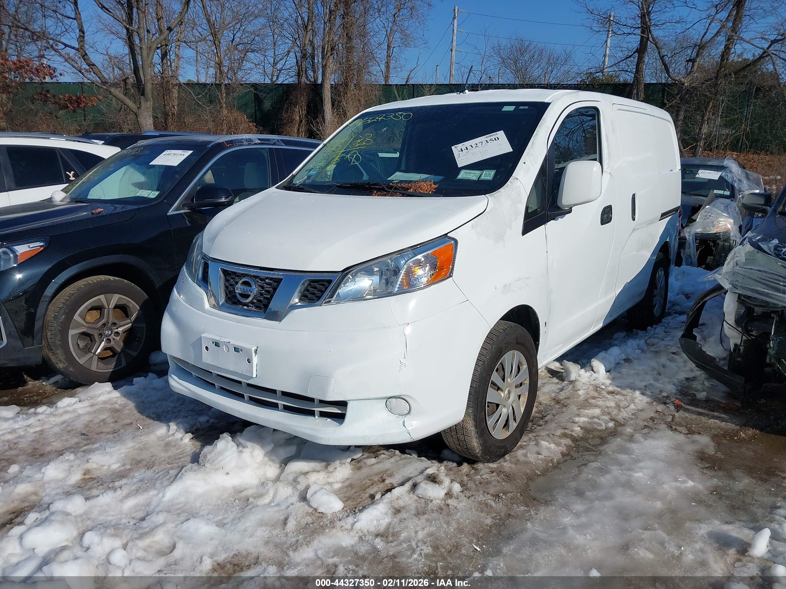 NISSAN NV200 image 2