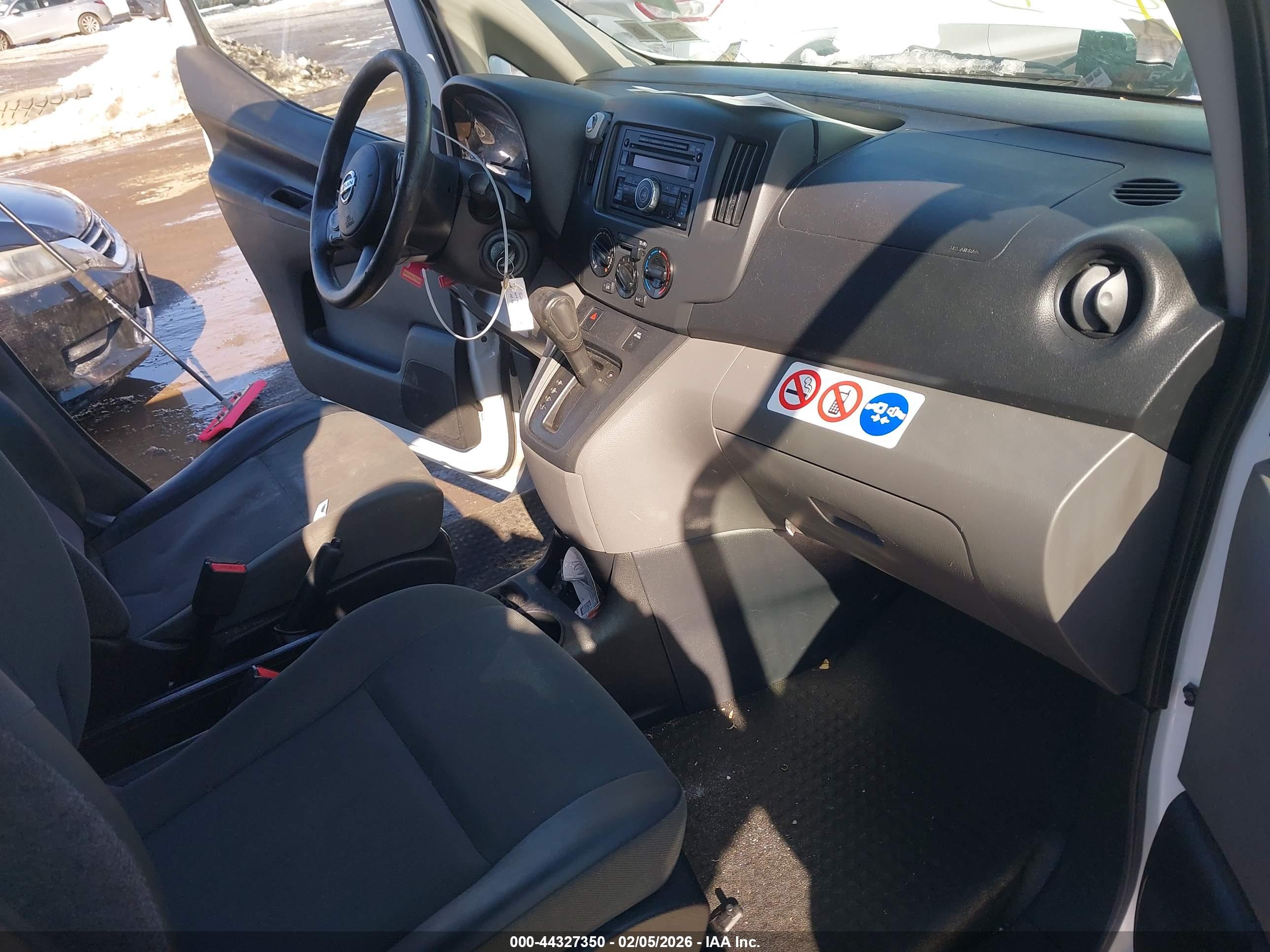 NISSAN NV200 image 5