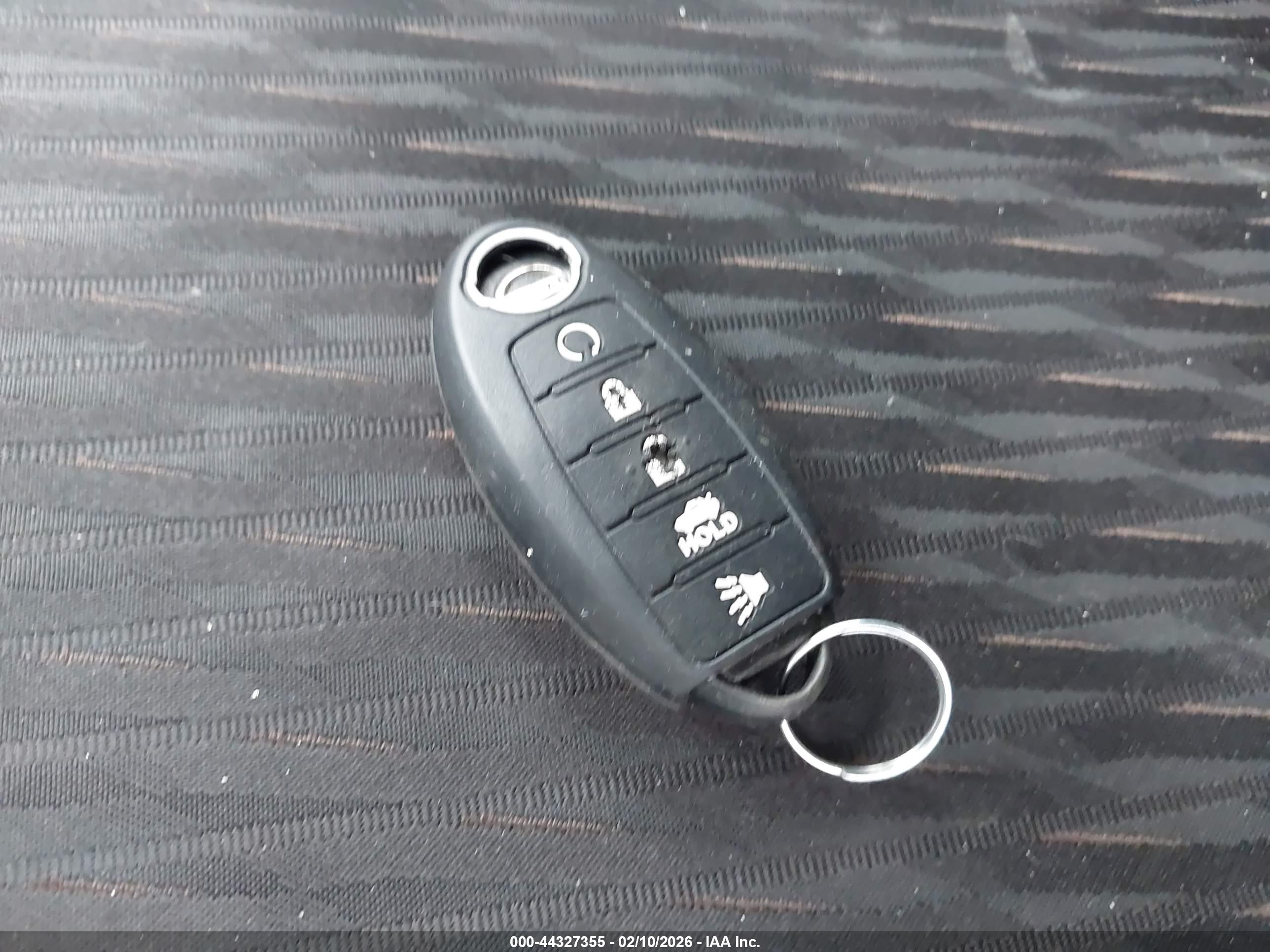 NISSAN ROGUE image 11