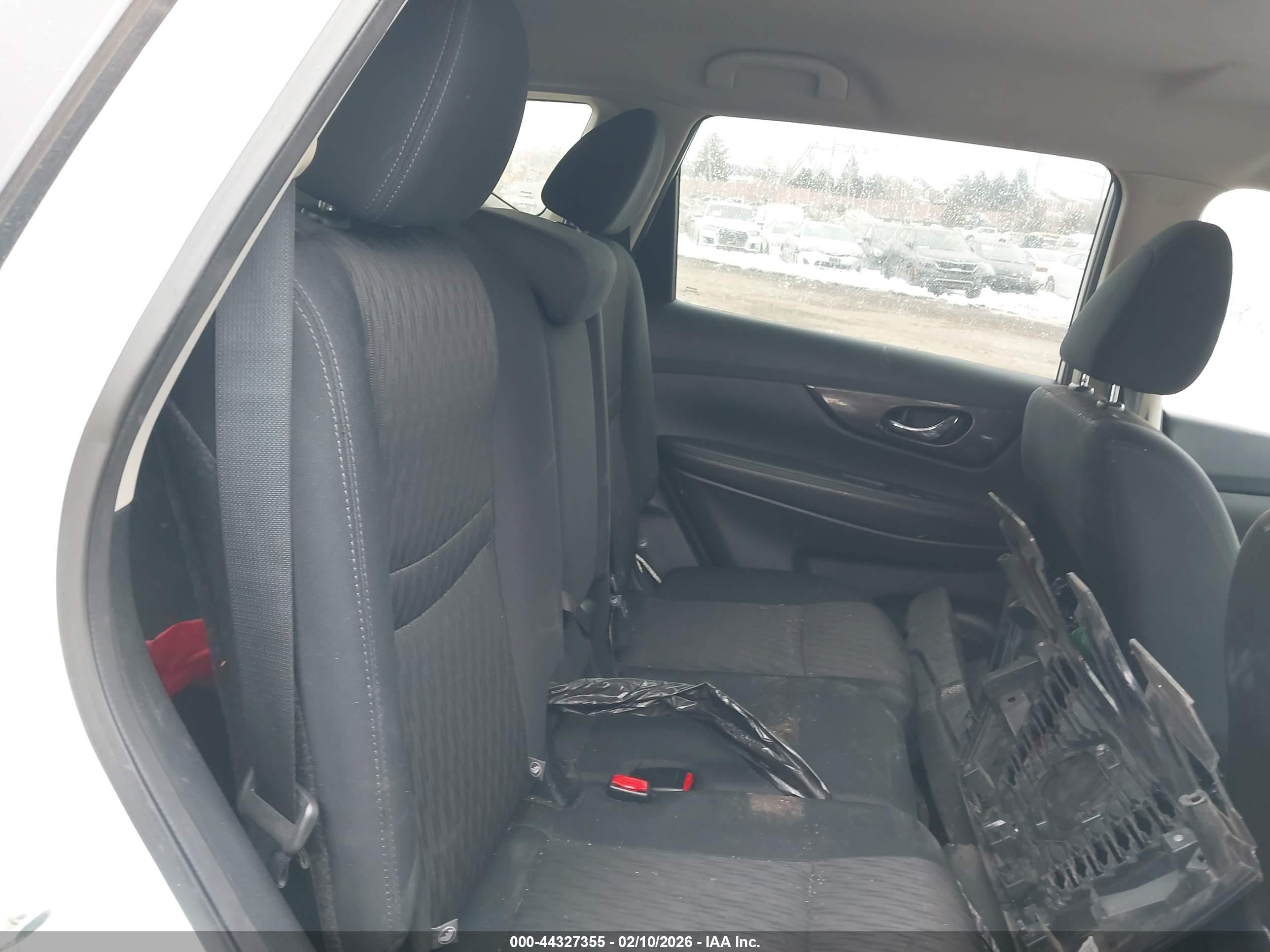 NISSAN ROGUE image 8