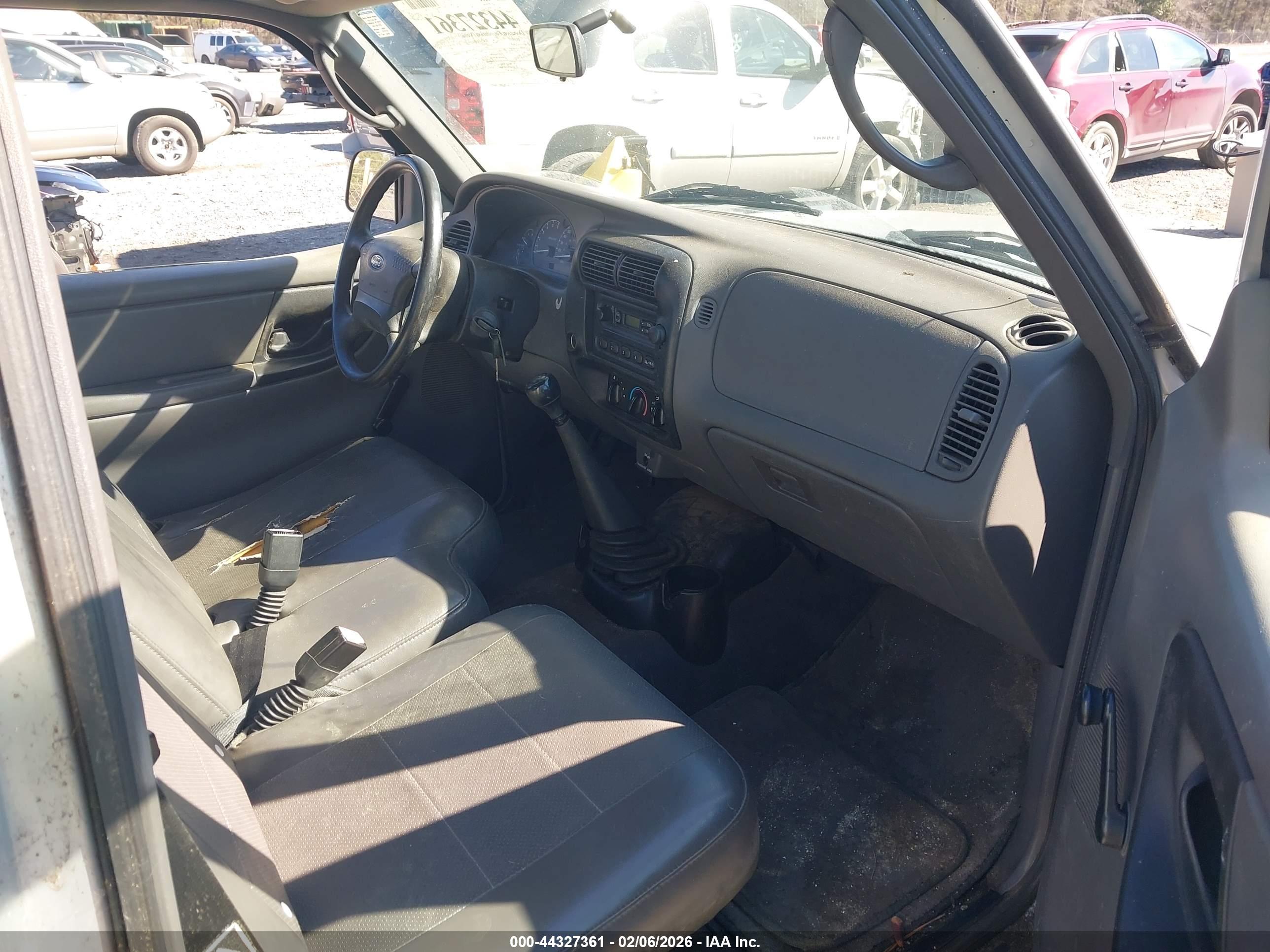 FORD RANGER image 8