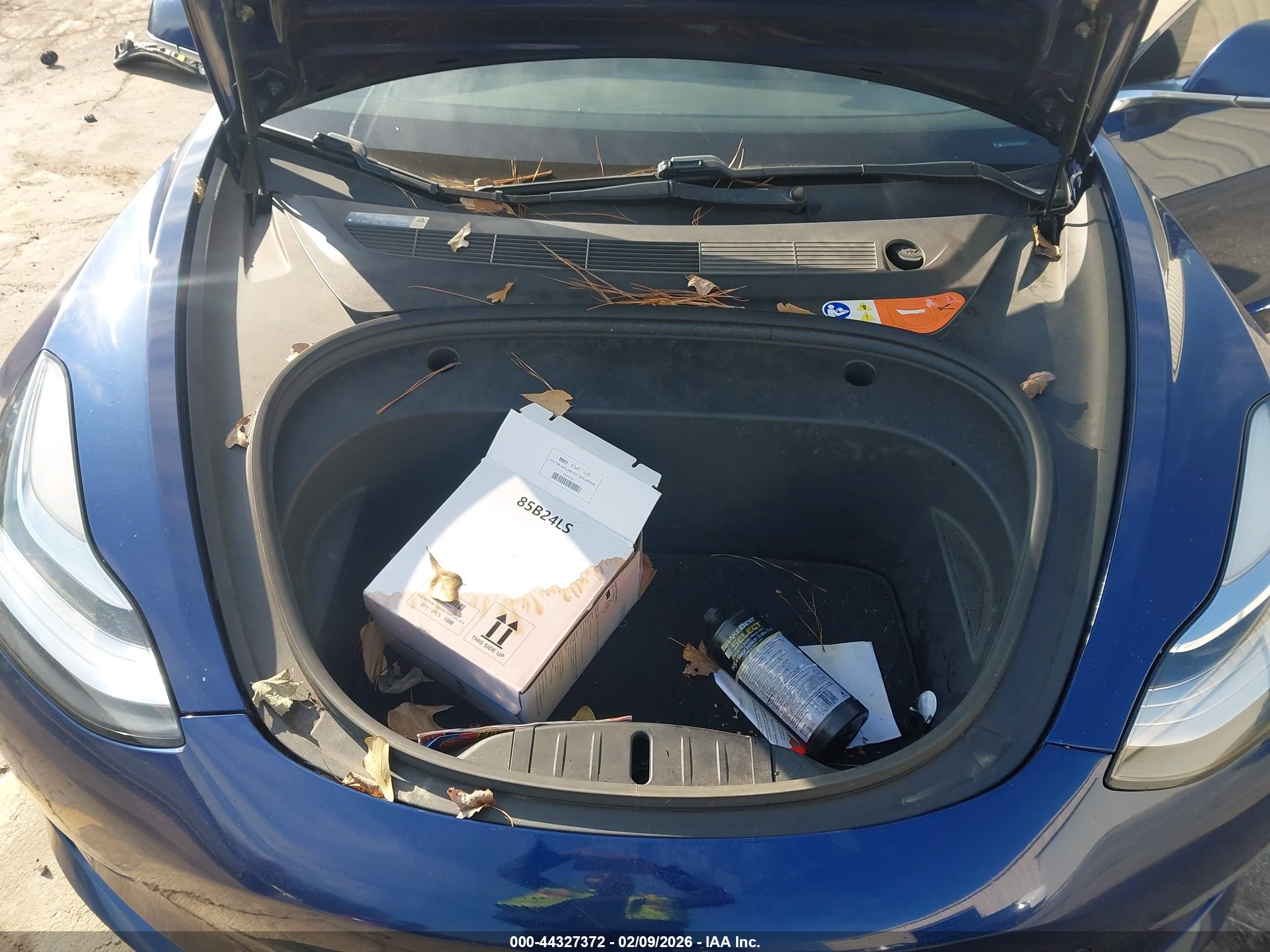 TESLA MODEL image 10