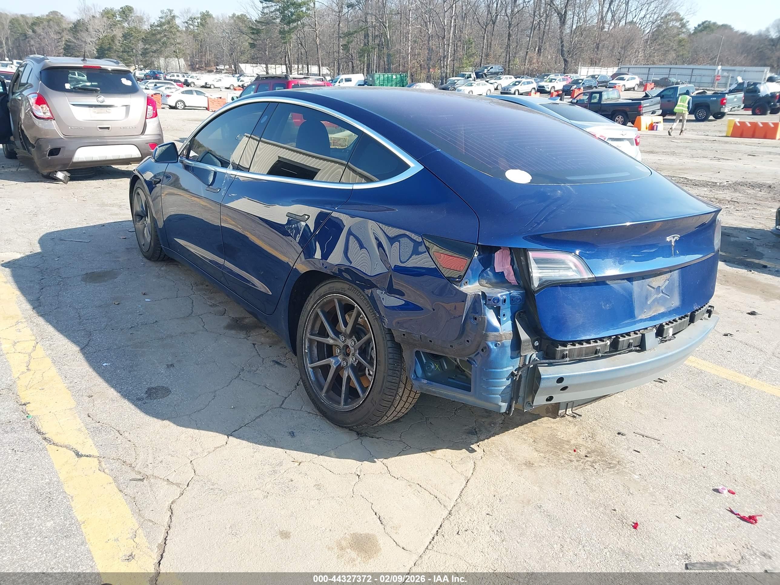 TESLA MODEL image 3
