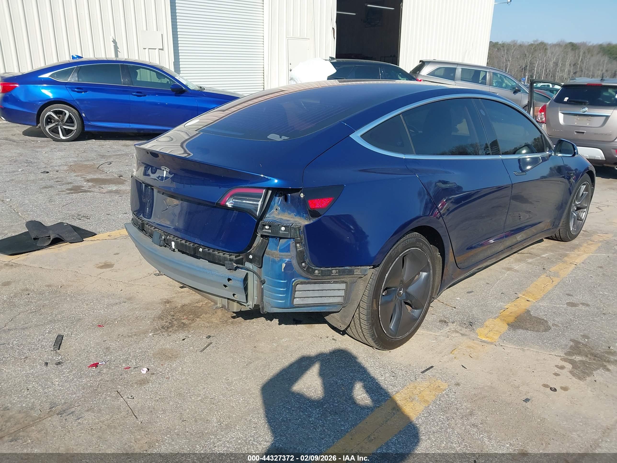 TESLA MODEL image 4