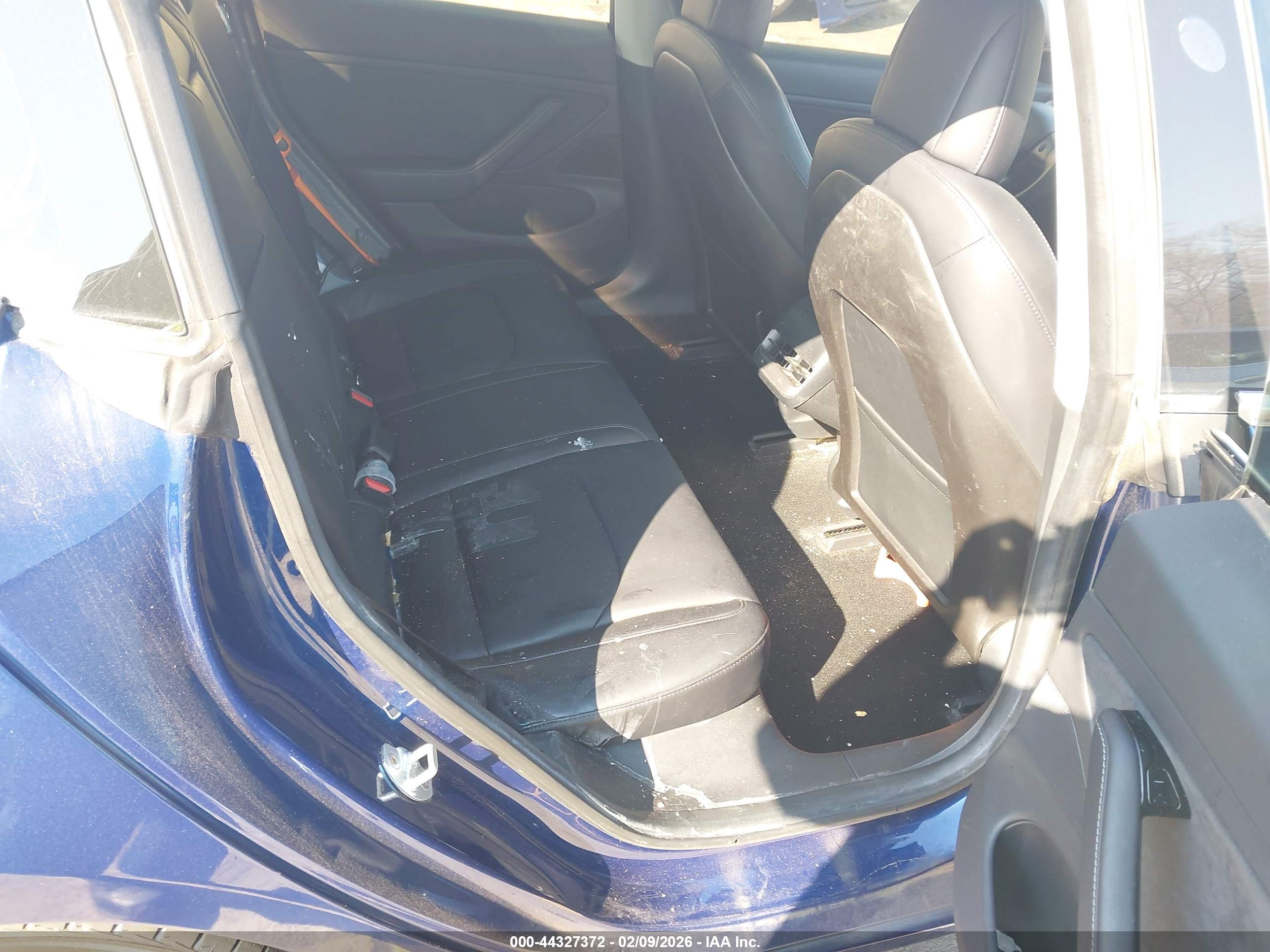 TESLA MODEL image 8