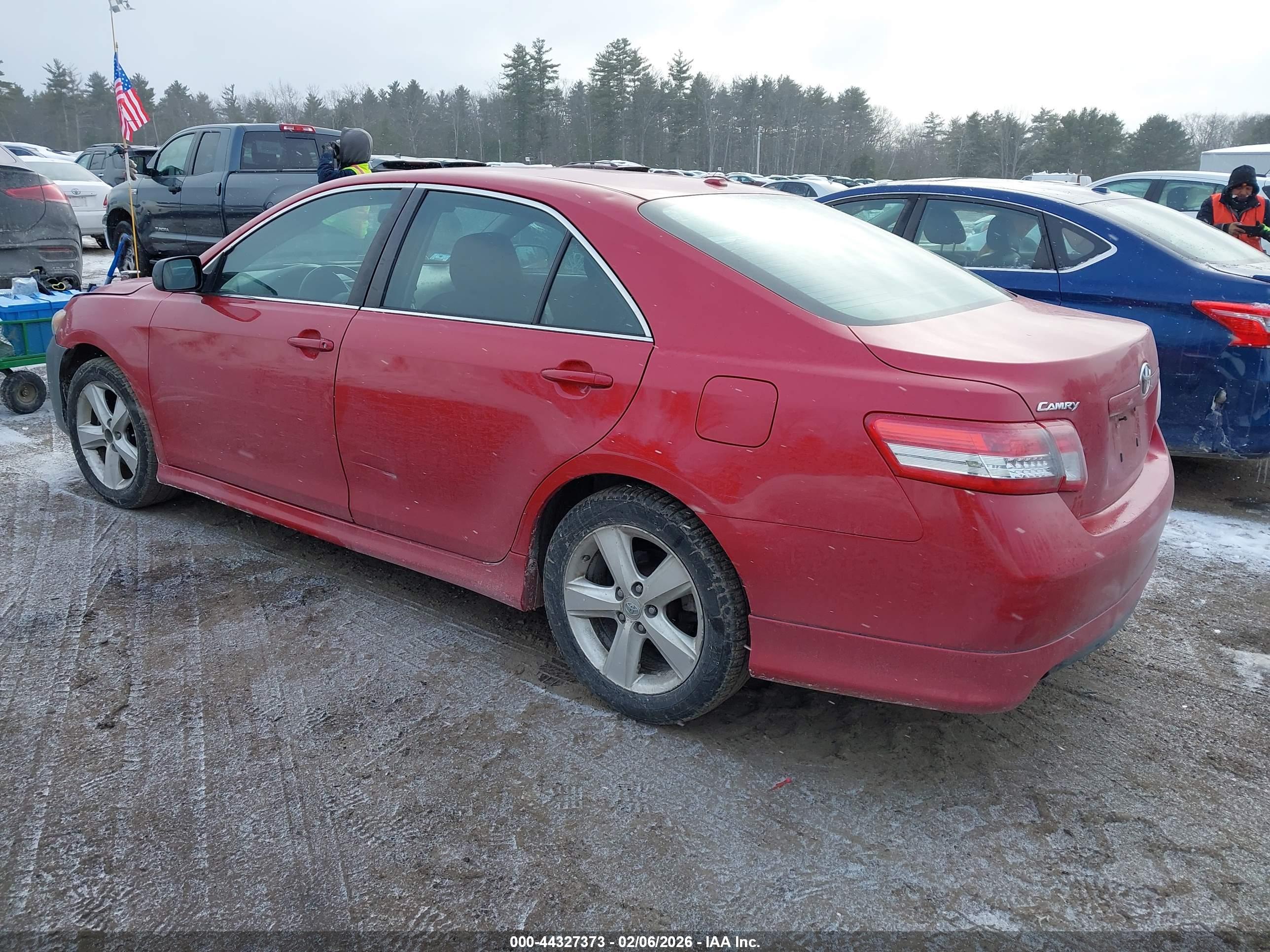 TOYOTA CAMRY image 3